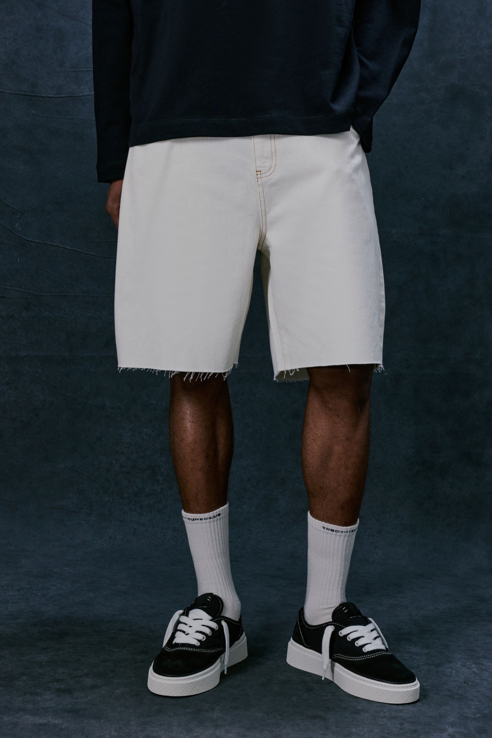 DENIM RAW EDGE SHORTS - ECRU