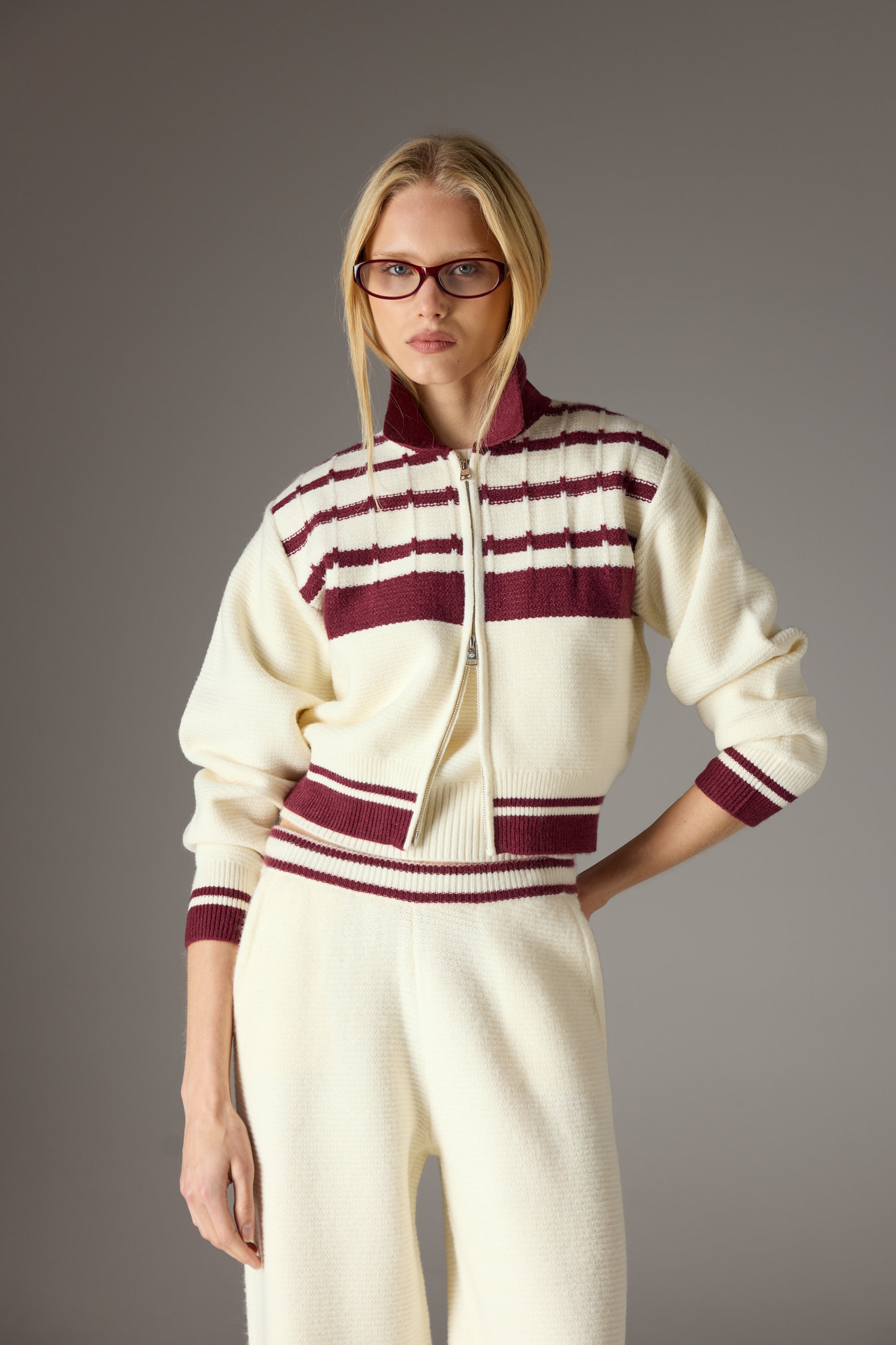 CONTRAST STRIPE KNITTED ZIP THROUGH - OFF WHITE