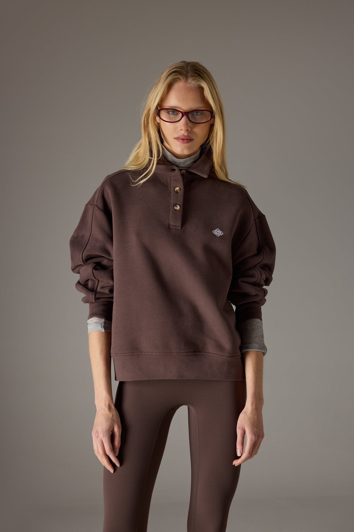 EMBLEM EMBROIDERED RUGBY POLO - CHOCOLATE