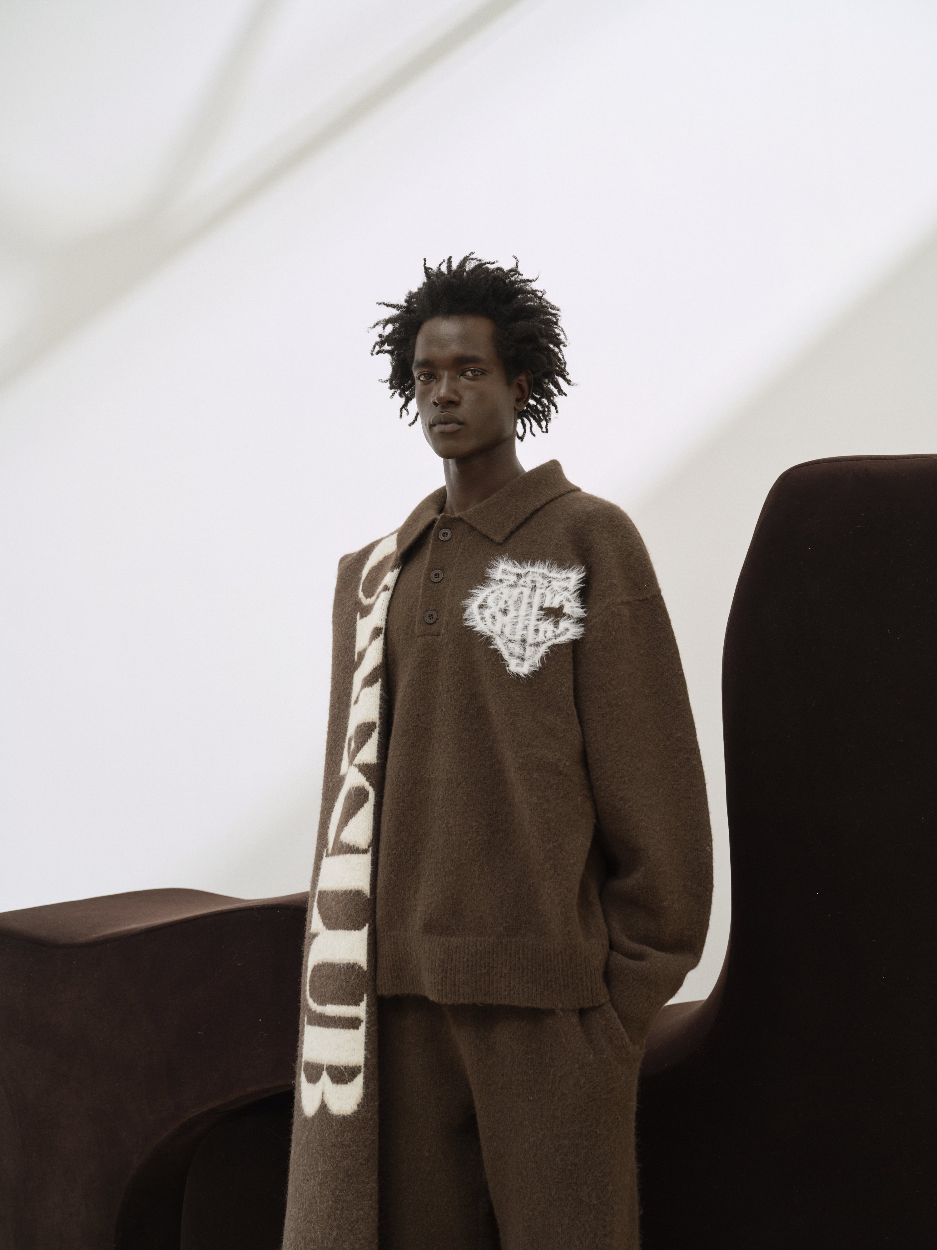 MONOGRAM FLUFFY KNIT POLO - BROWN