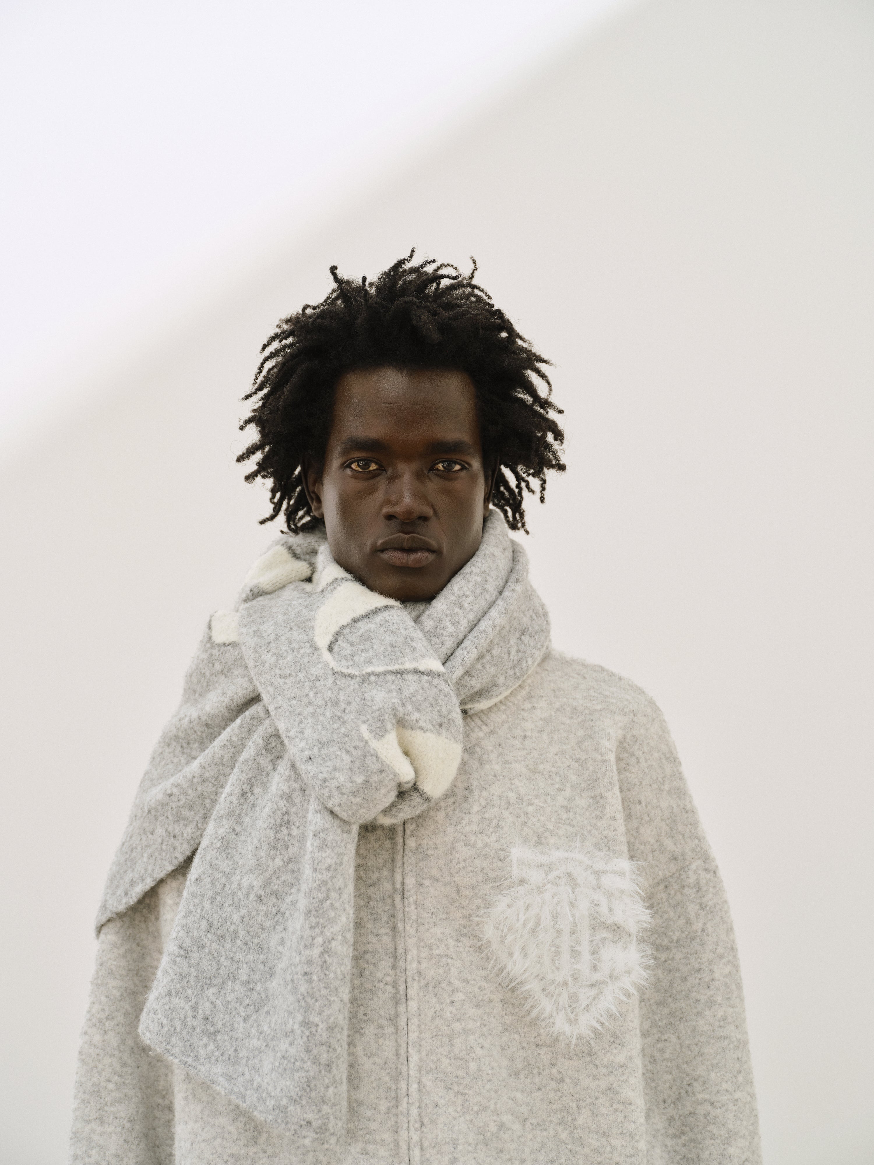 COPYRIGHT KNIT SCARF - GREY MARL