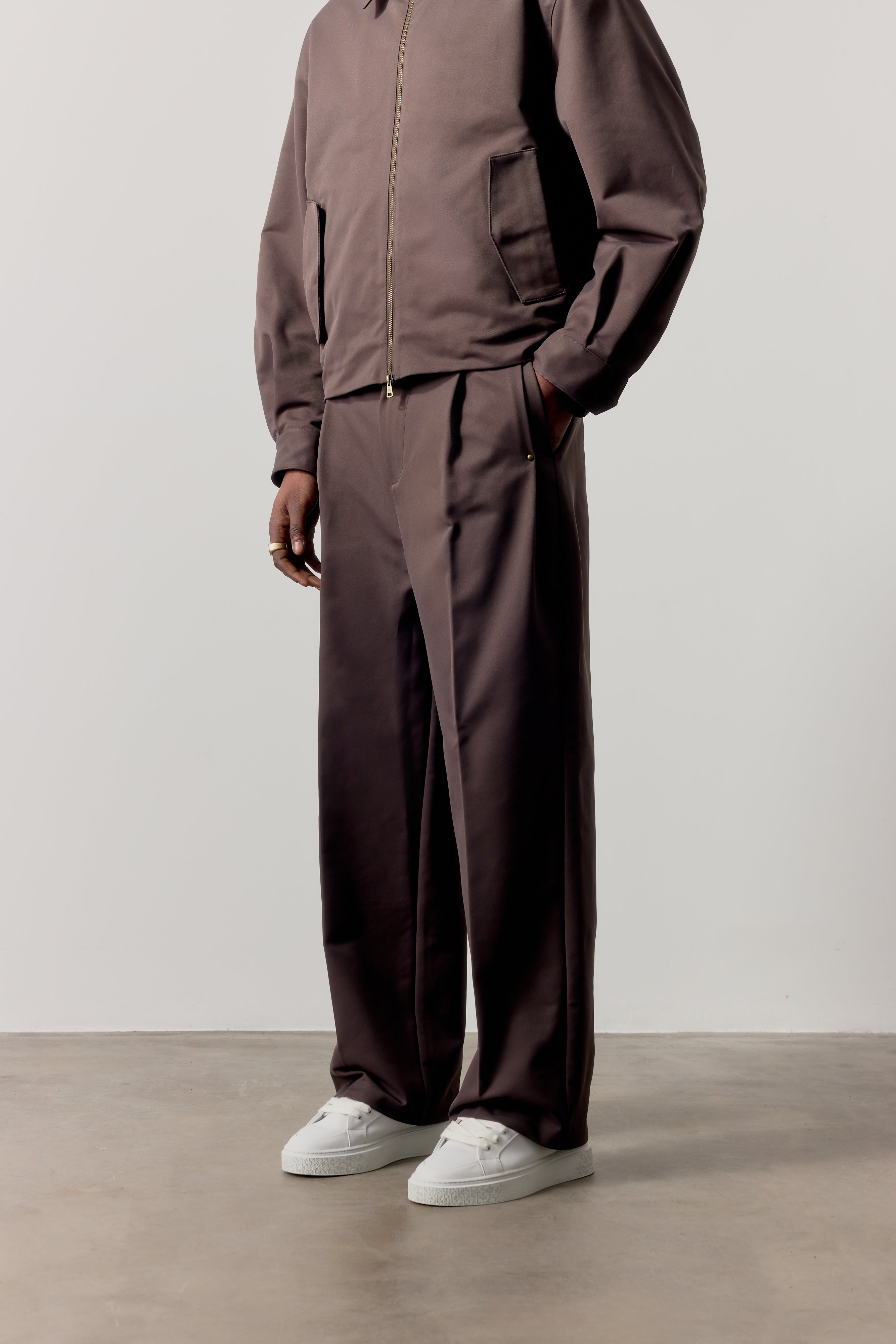 RIVET DETAIL TROUSERS - BROWN