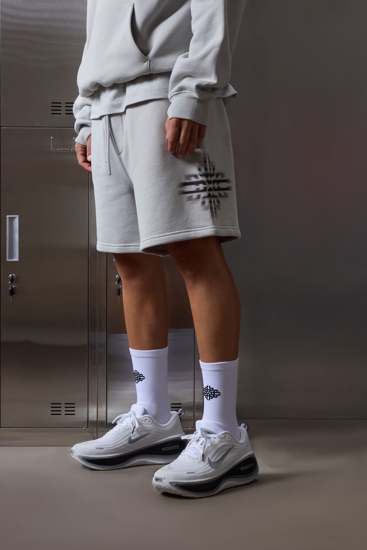 LUXURY IN MOTION SHORTS - SALT