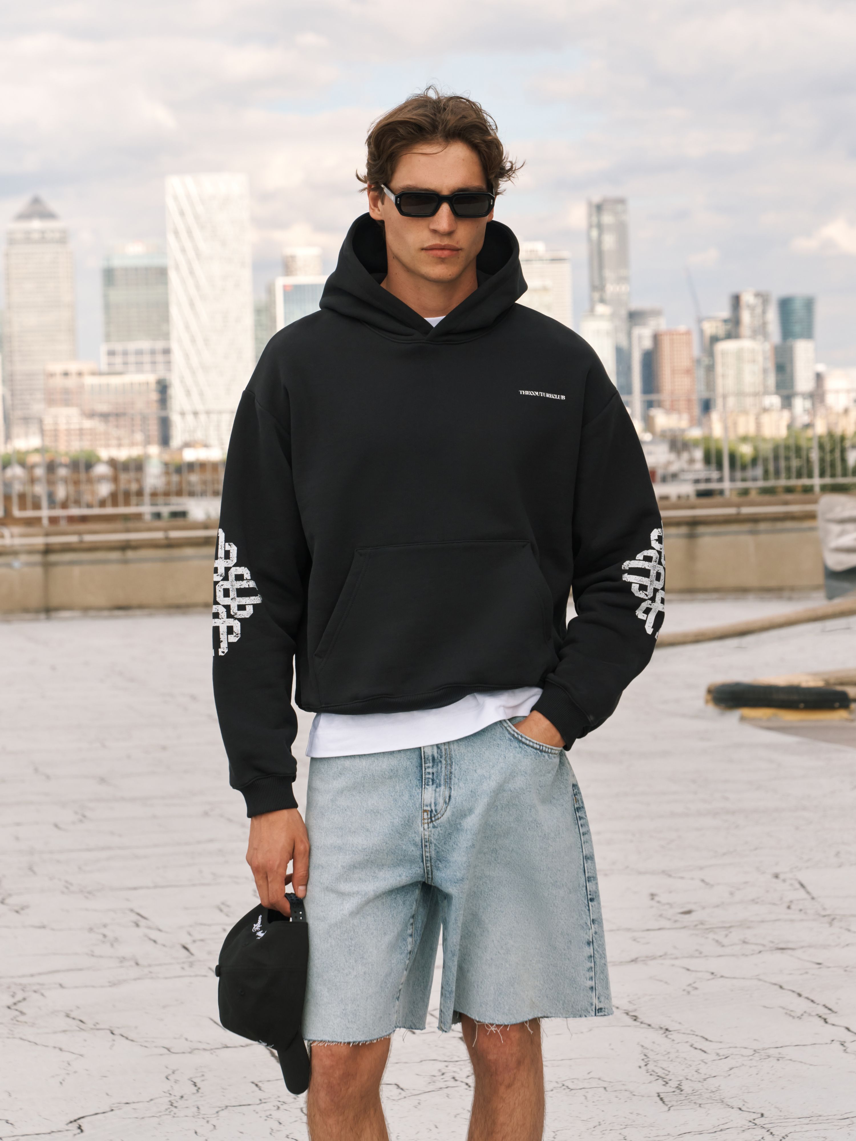 CRACKED EMBLEM SLEEVE PRINT HOODIE - BLACK