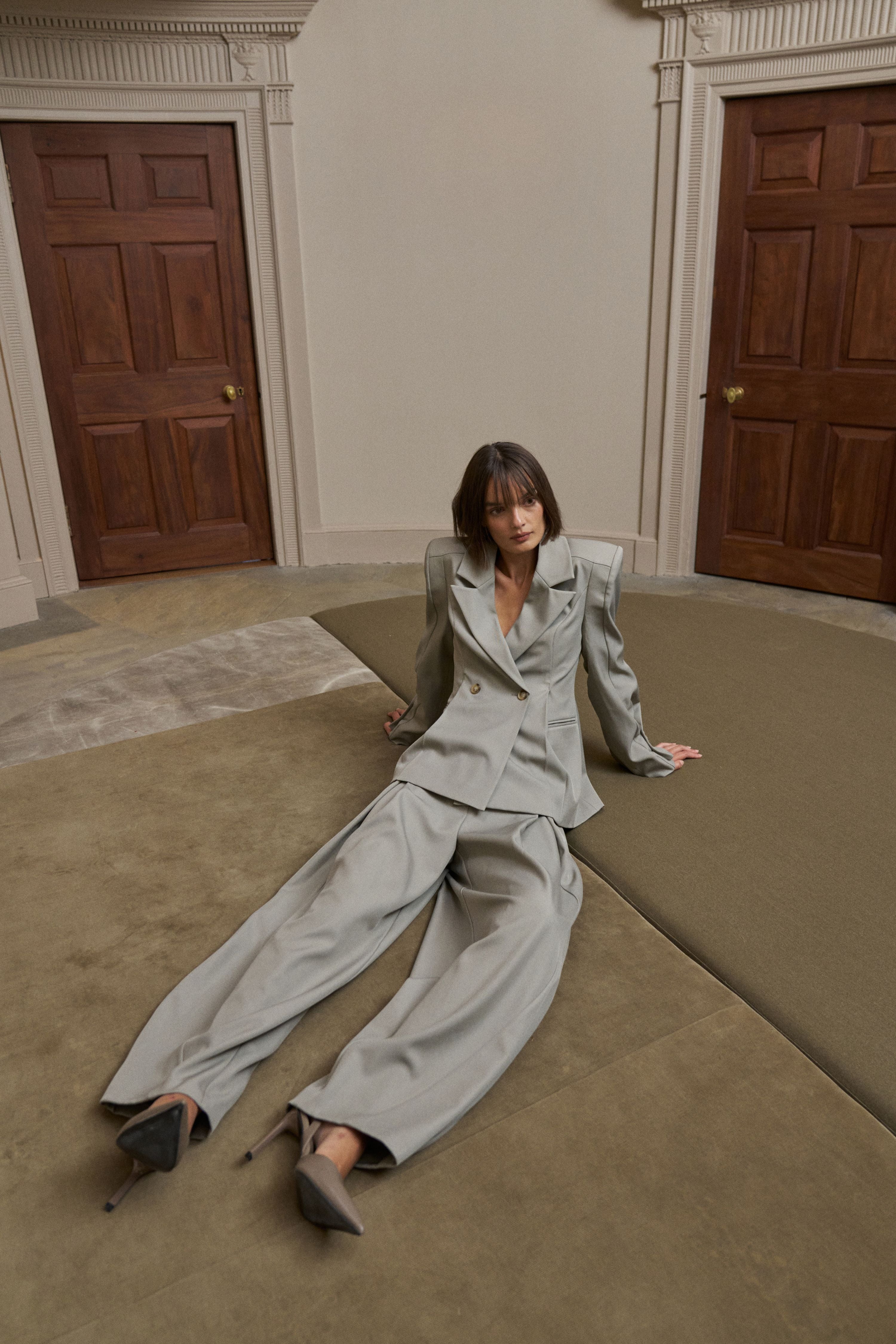 PLEAT DETAIL BARREL LEG TROUSERS - GREY