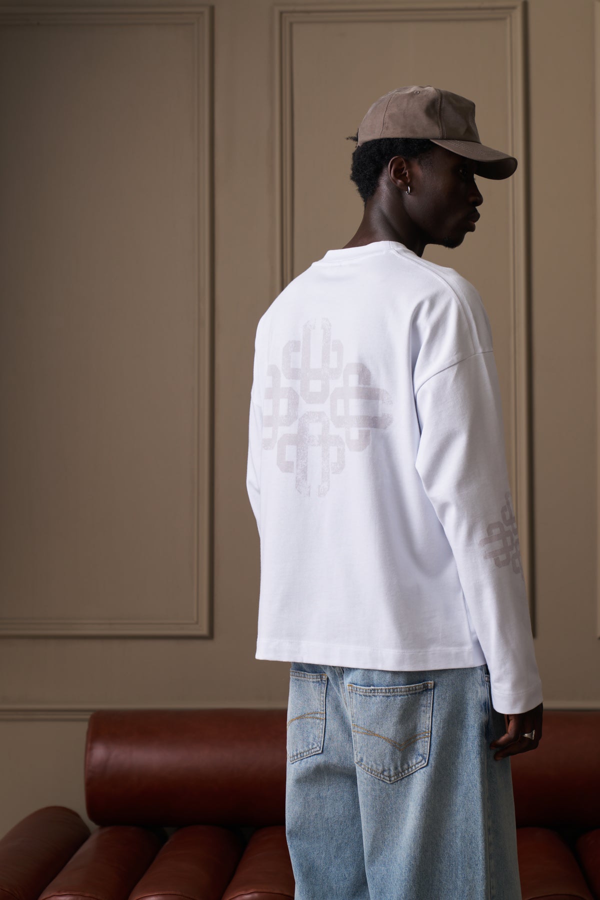 VINTAGE COPYRIGHT PRINT LONG SLEEVE T-SHIRT - WHITE CHARCOAL