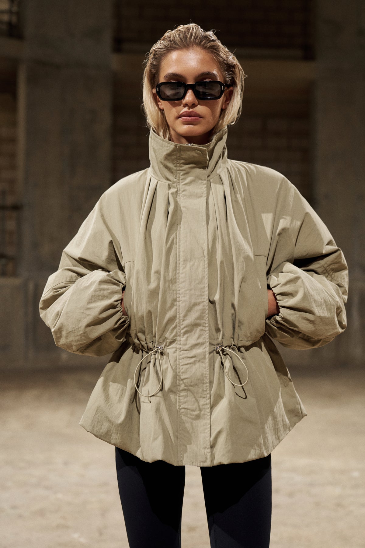 CINCHED WAIST FUNNEL NECK PADDED JACKET - KHAKI
