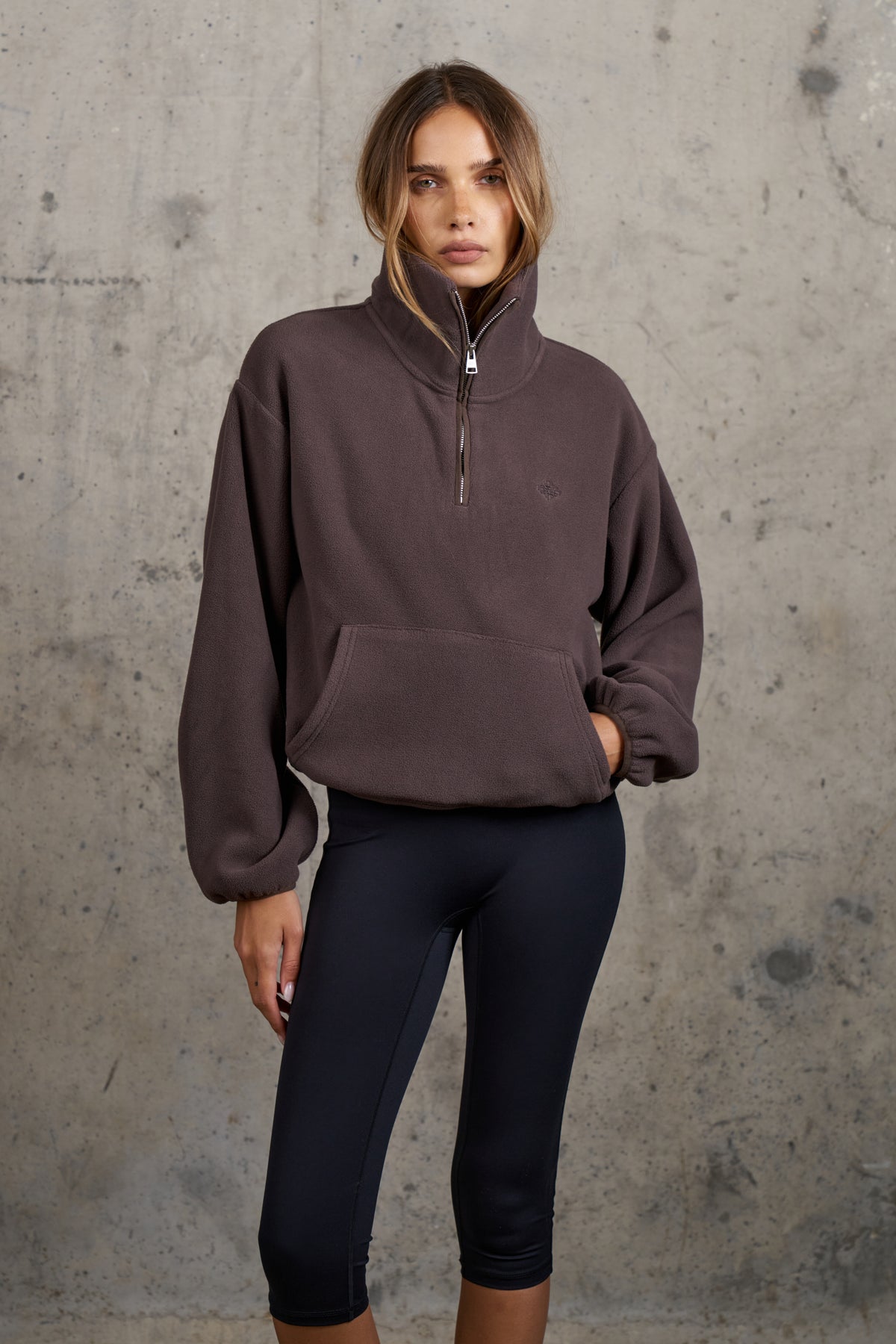 COMPACT FLEECE QUARTER ZIP - BROWN