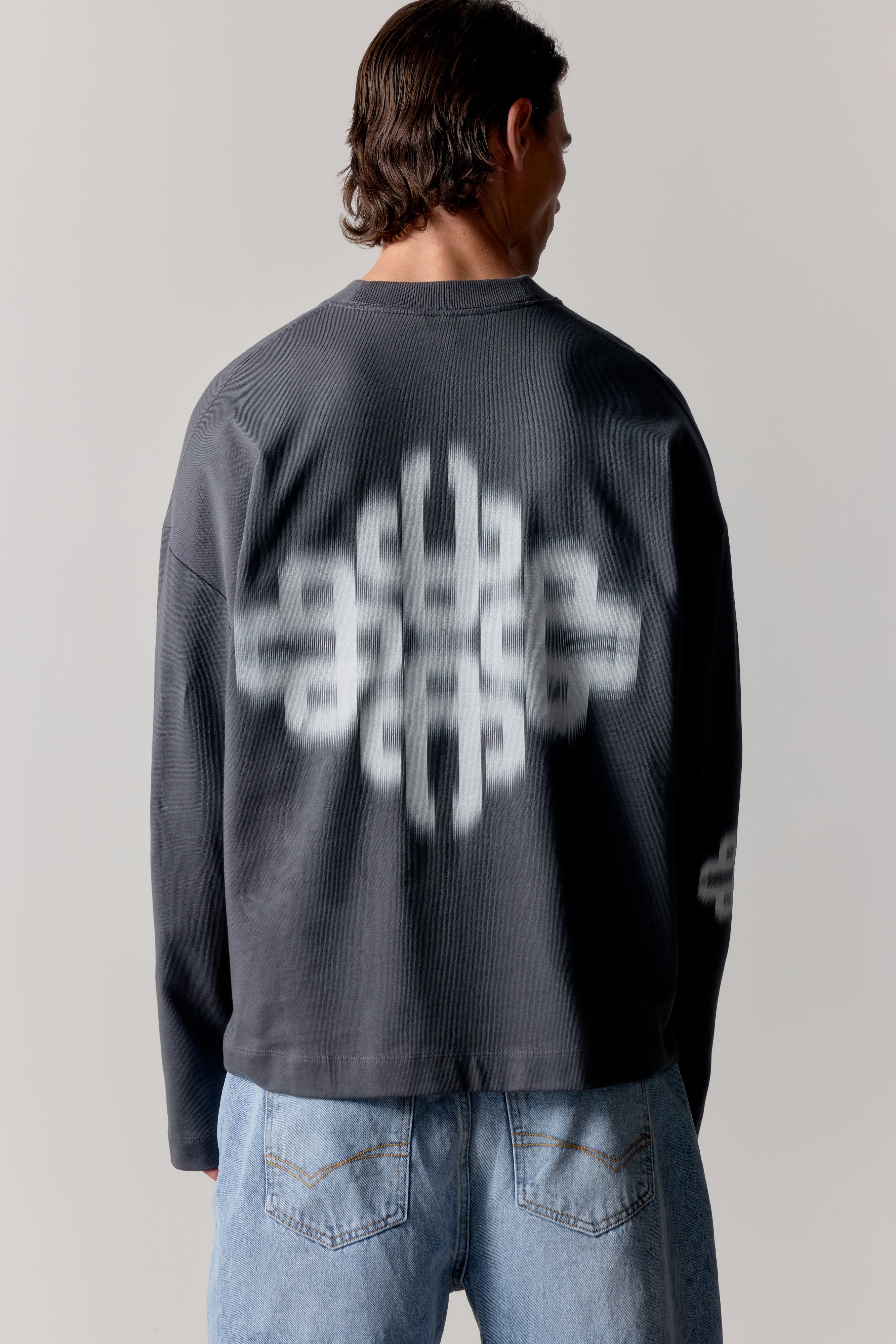 MOTION BLURRED LONG SLEEVE T-SHIRT - CHARCOAL