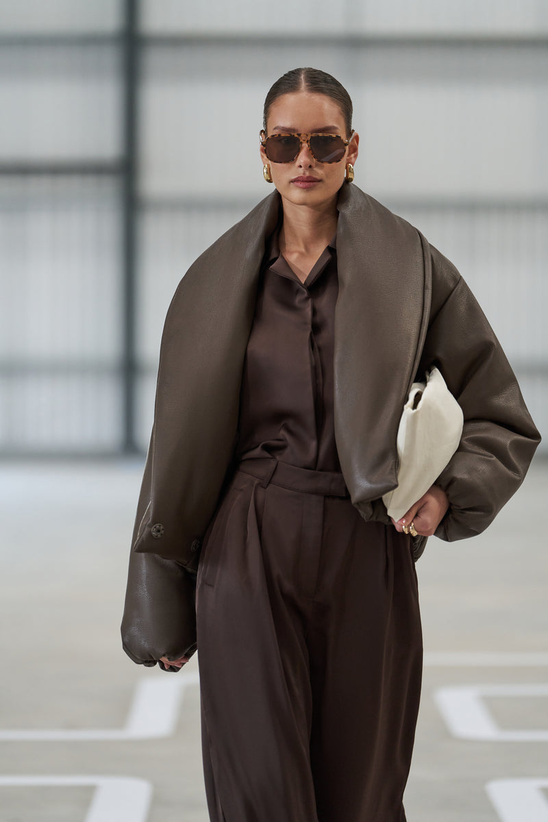 OVERSIZED COLLAR FAUX LEATHER PUFFER COAT BROWN