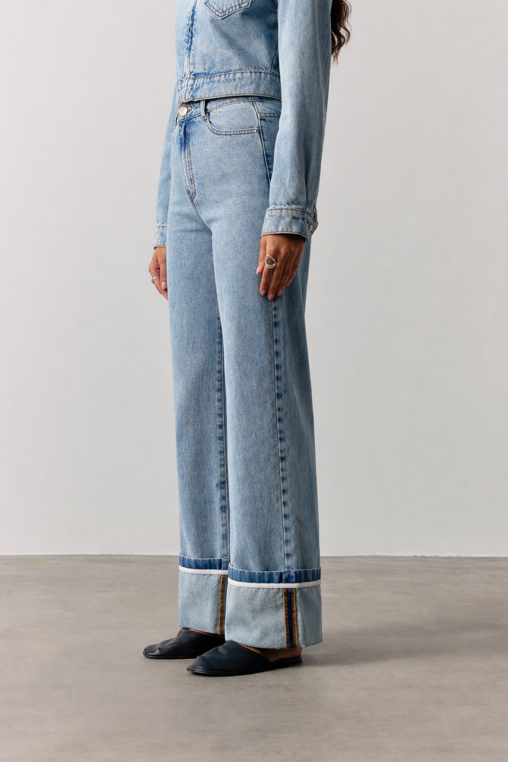 TURN UP HEM WIDE LEG JEANS - MID BLUE WASH