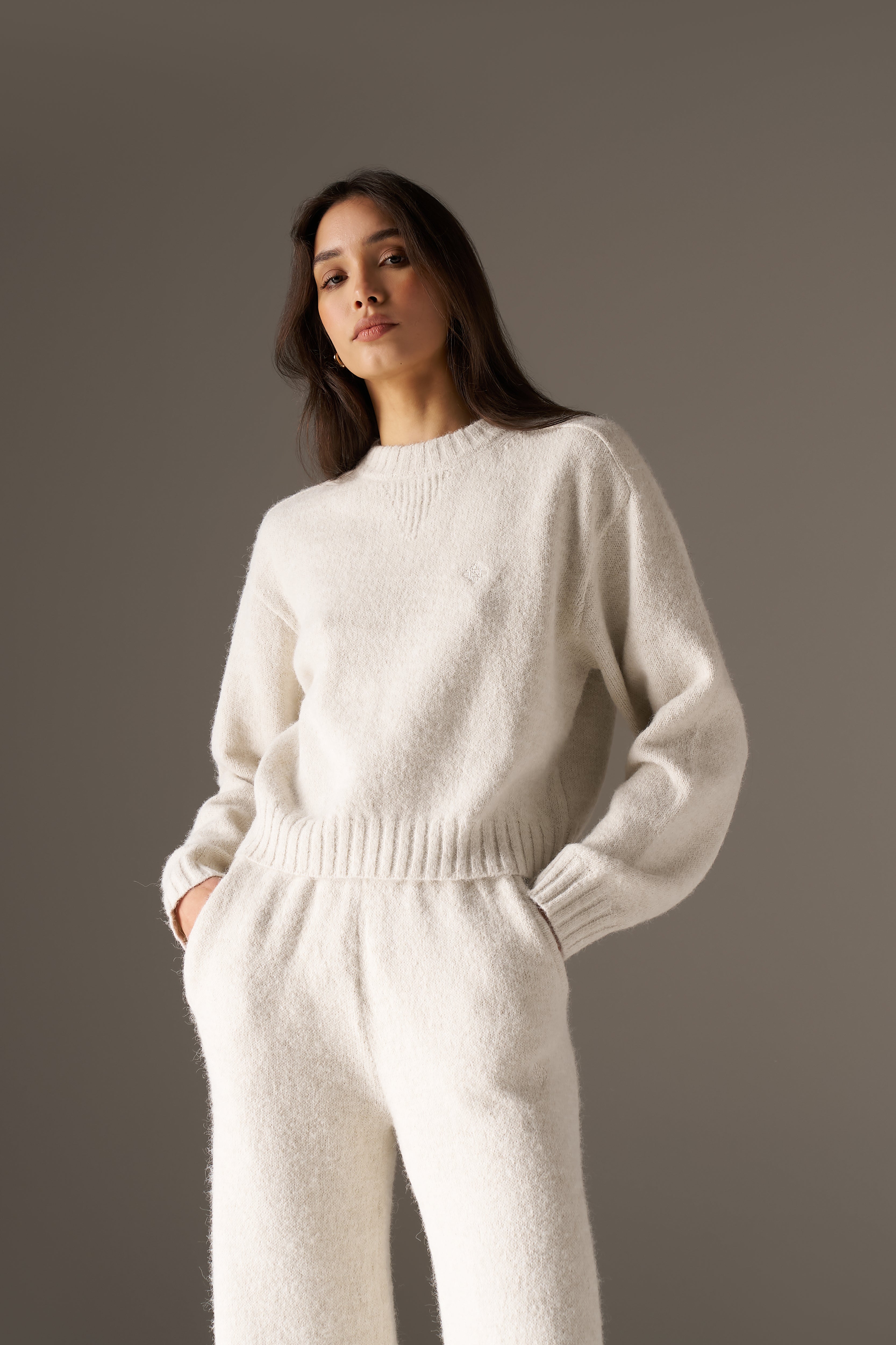 EMBLEM EMBROIDERED KNITTED CREW - OAT