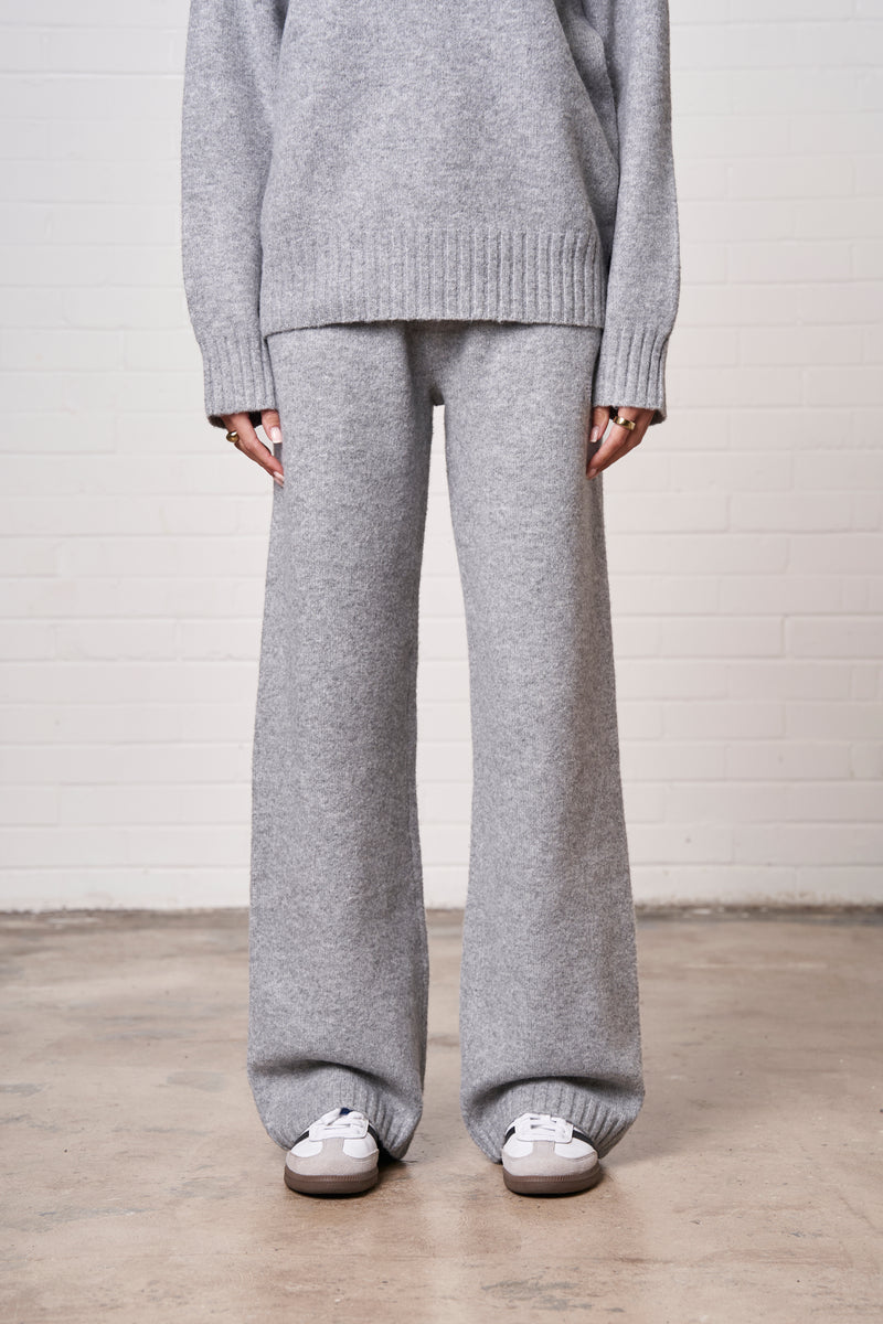 FLUFFY KNIT EMBLEM EMBROIDERED JOGGER The Couture Club