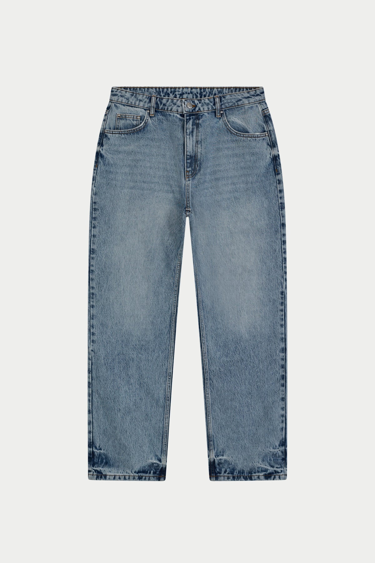 DISTRESSED RELAXED STRAIGHT FIT JEAN - LIGHT WASH