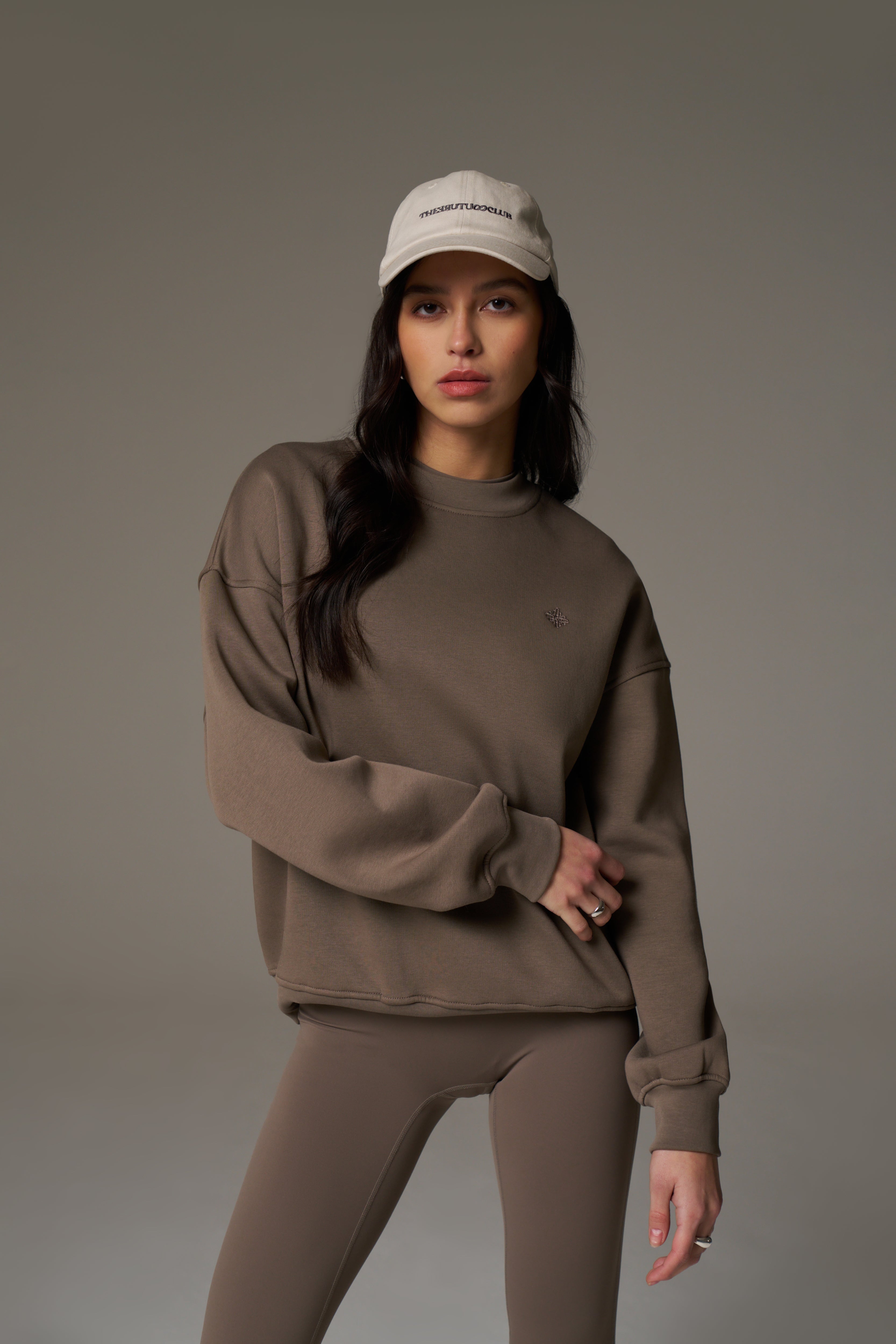 EMBLEM EMBROIDERED SWEATSHIRT - COCOA