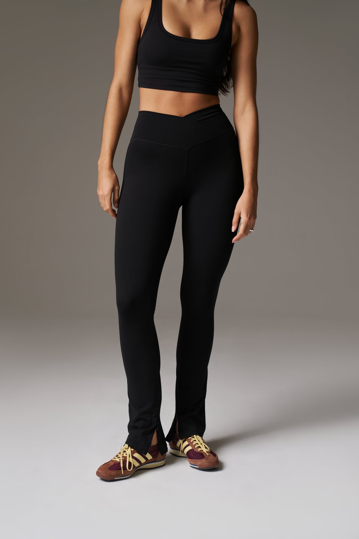 SCULPTING STRETCH ZIP HEM LEGGINGS - BLACK