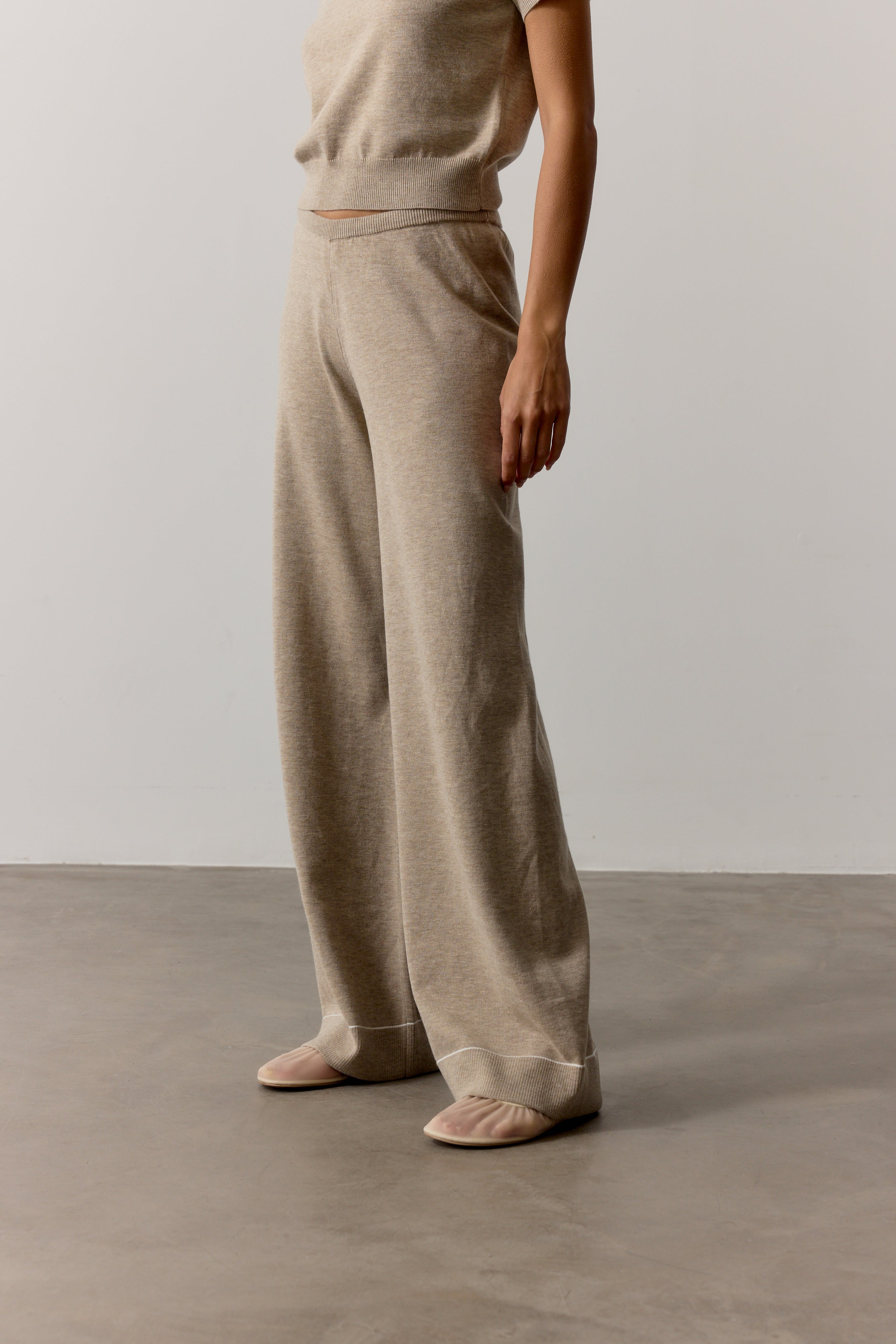 KNITTED PANEL TROUSERS - BEIGE