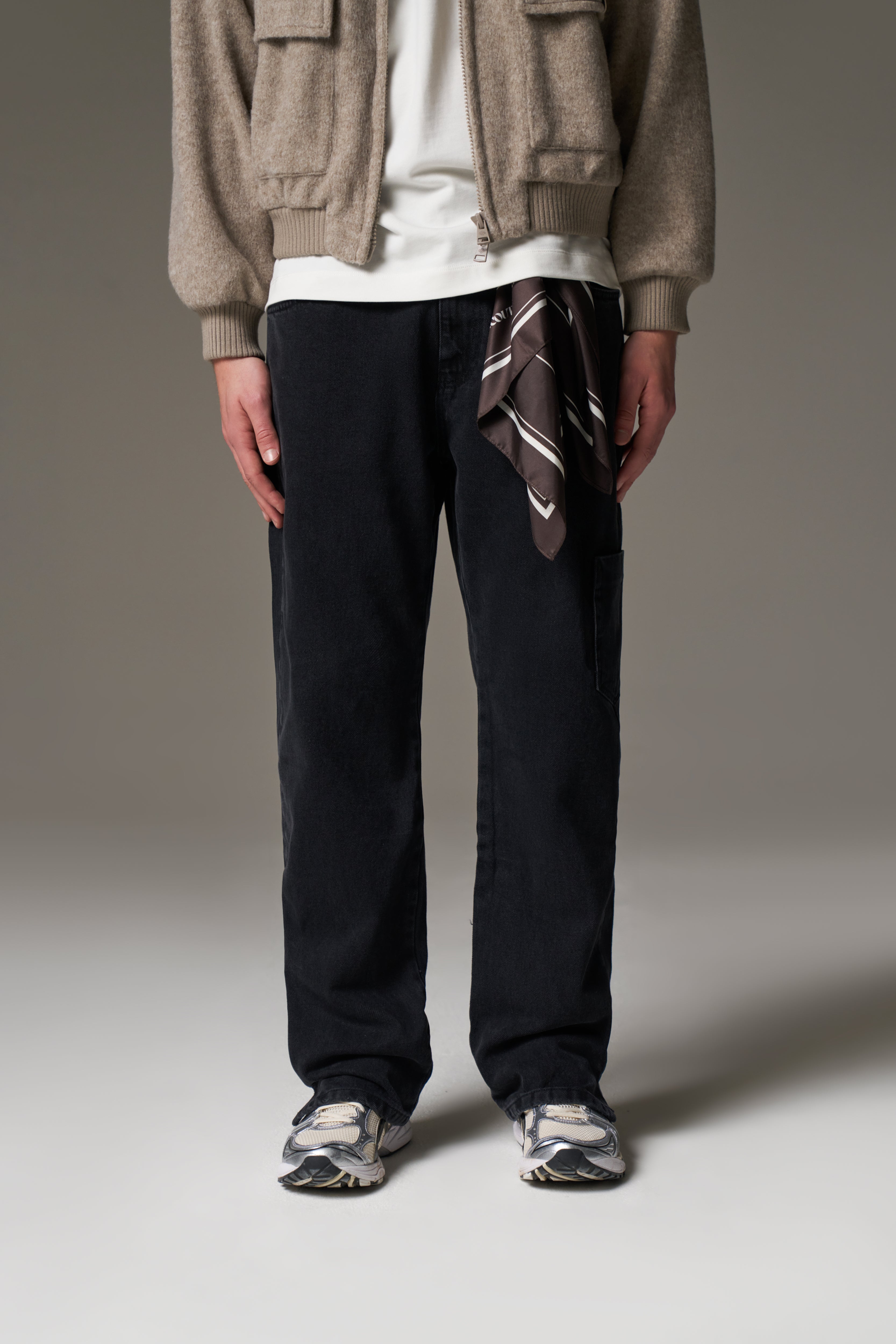MULTI POCKET WASHED JEAN - BLACK WASH