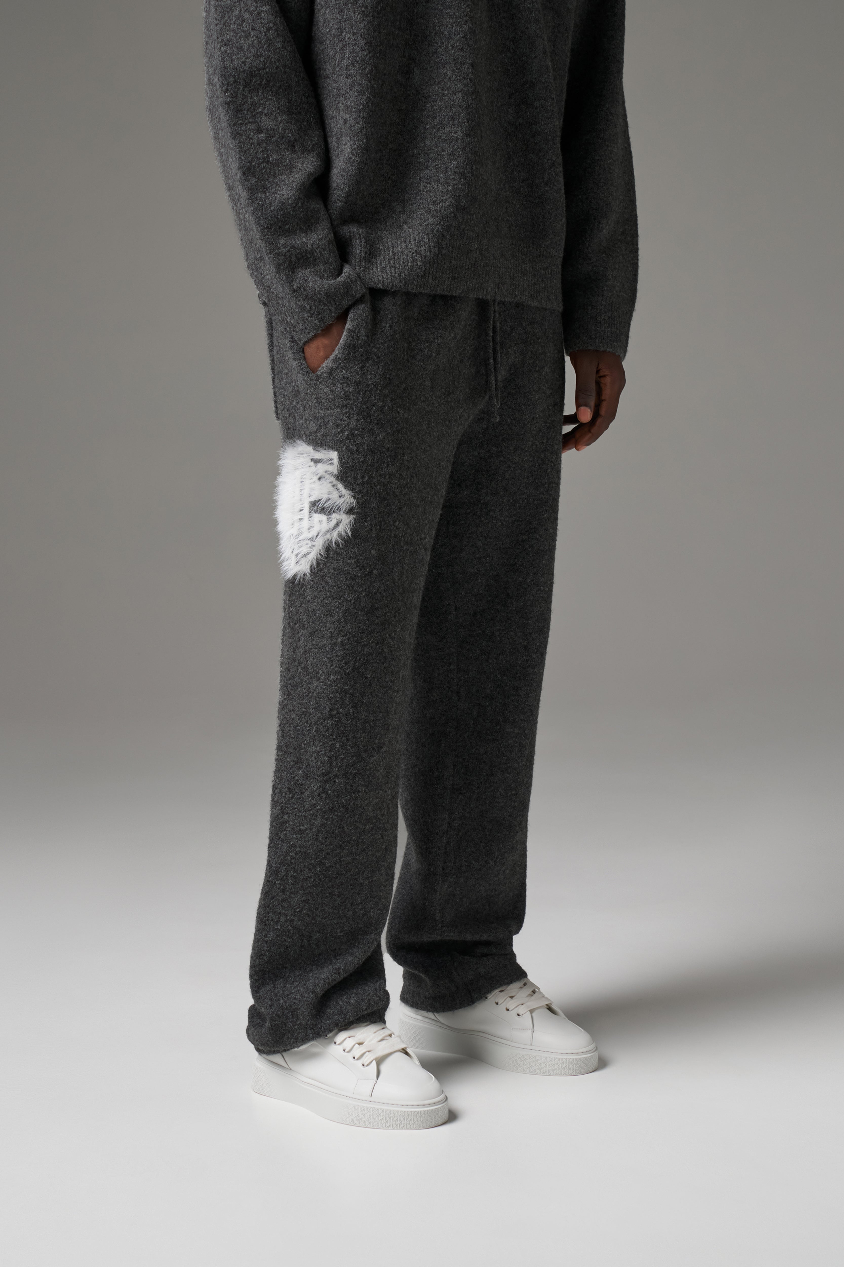 MONOGRAM FLUFFY KNIT JOGGERS - CHARCOAL