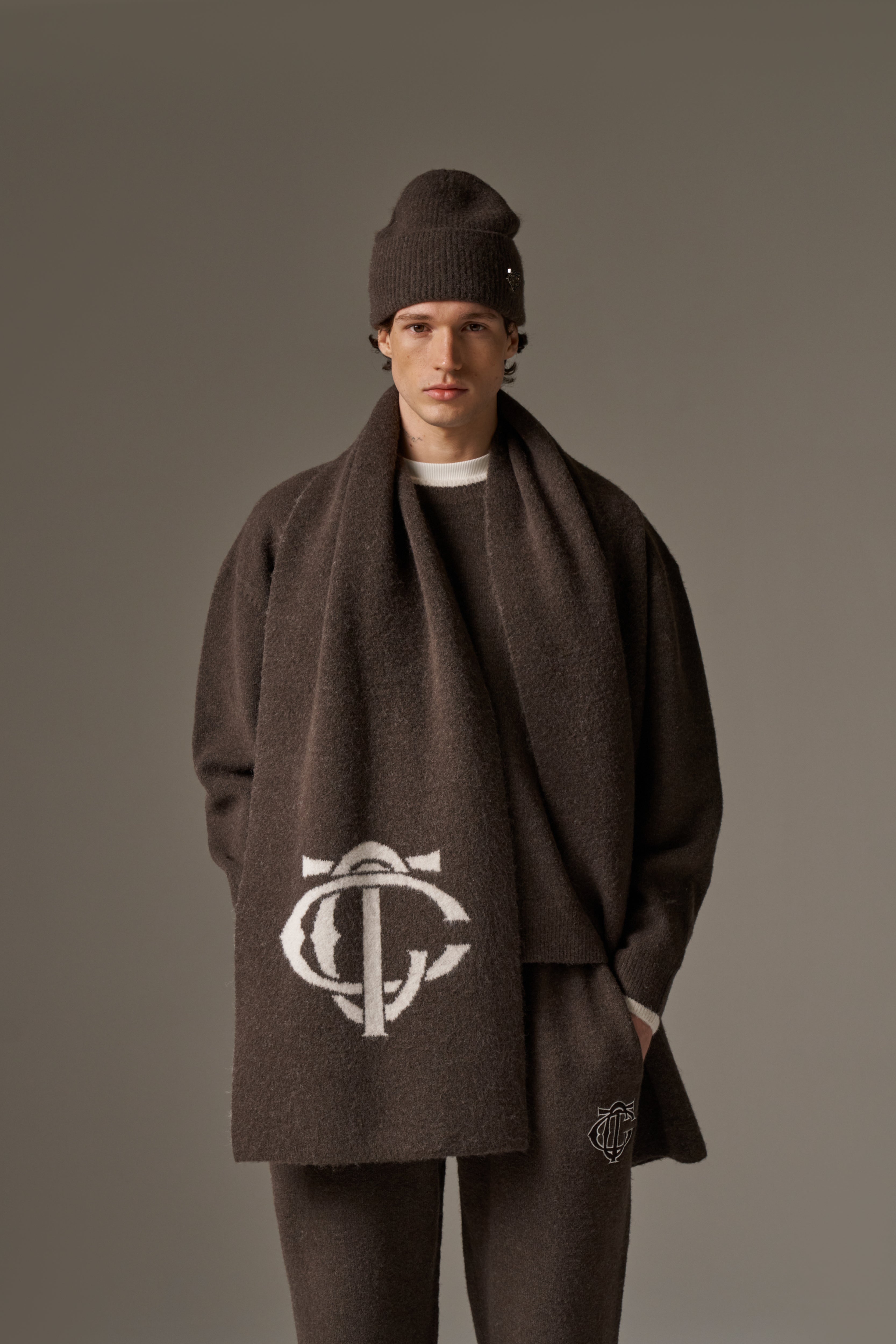 MONOGRAM SCARF - BROWN