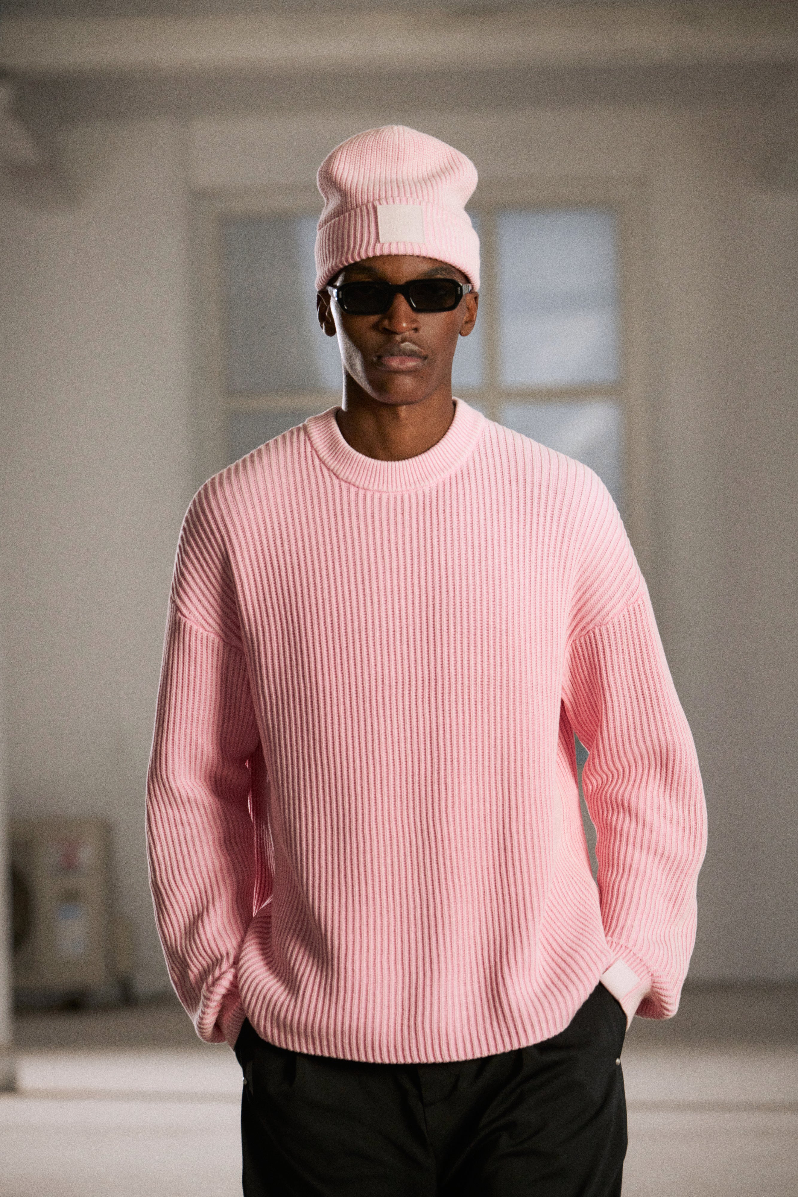 HEAVY WASHED RIBBED KNIT CREW - PINK