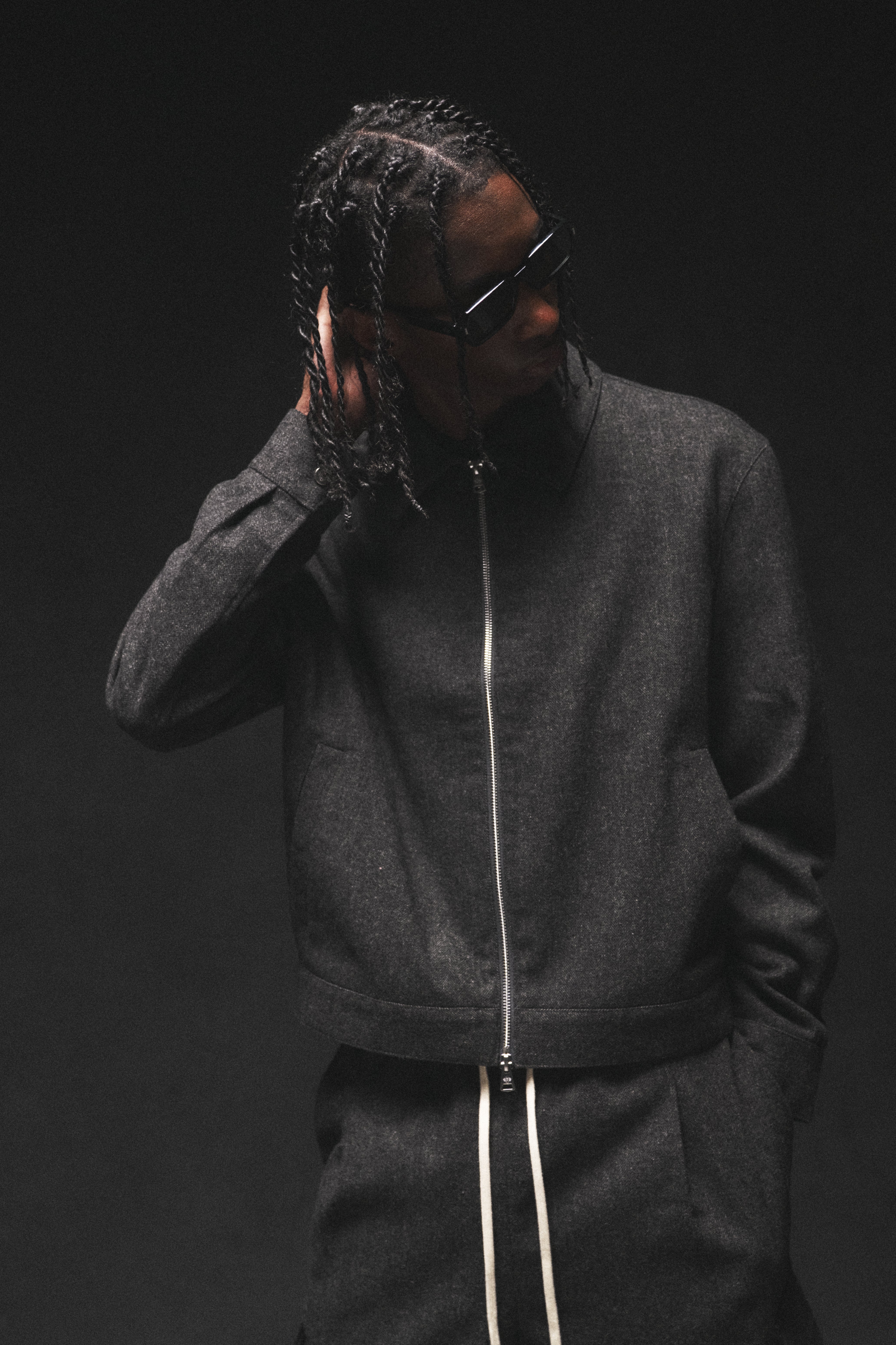 TAILORED HERRINGBONE JACKET - CHARCOAL
