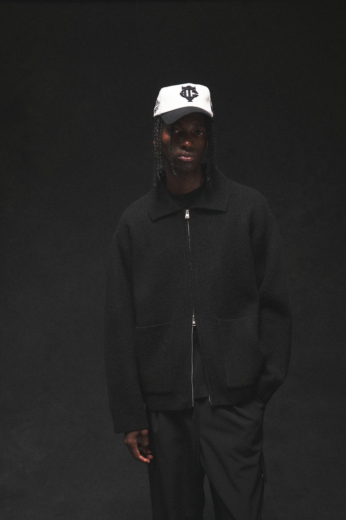 RIBBED KNITTED OVERSIZED ZIP THROUGH - BLACK