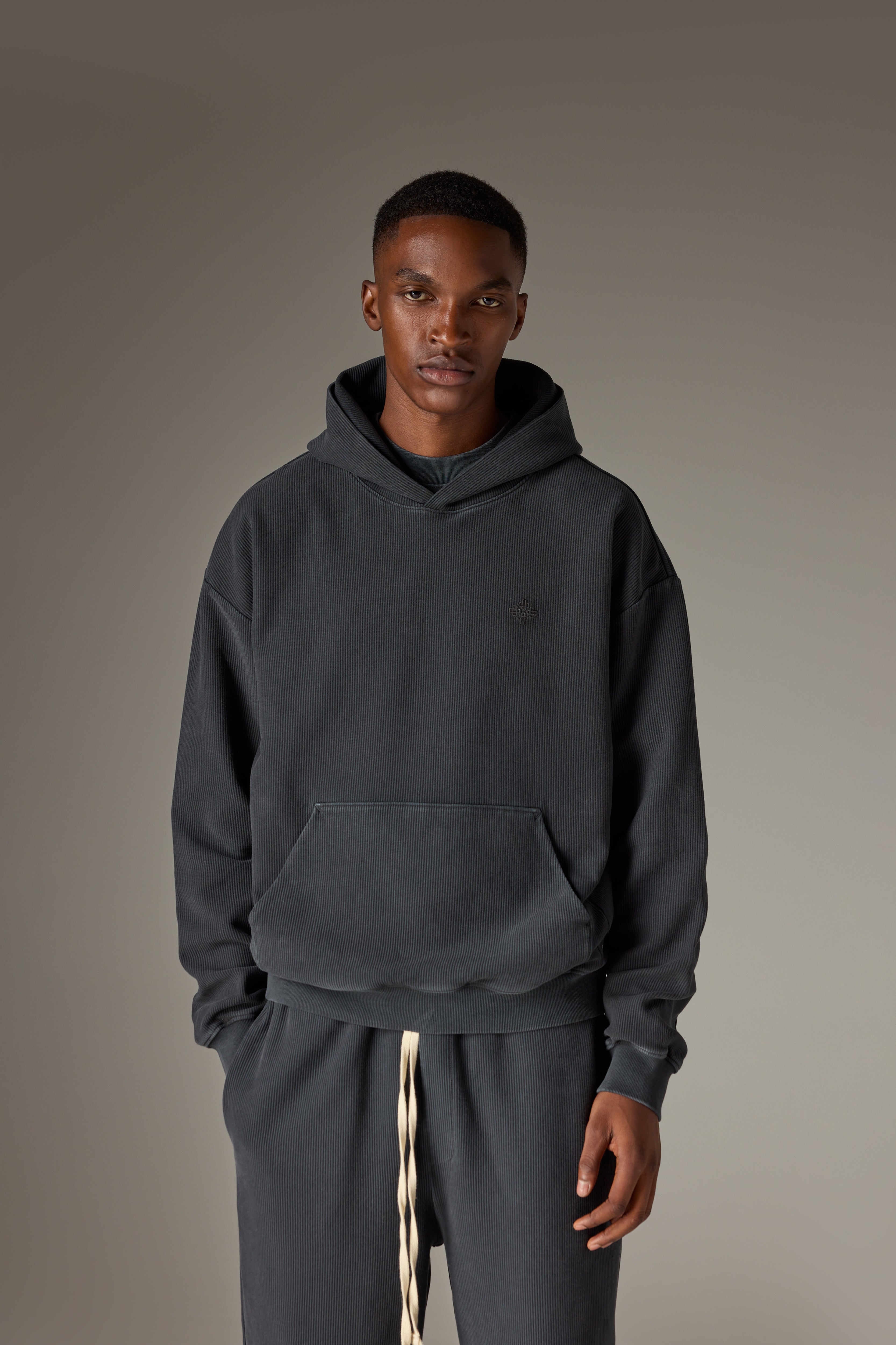 HEAVYWEIGHT WASHED RIBBED HOODIE - WASHED BLACK