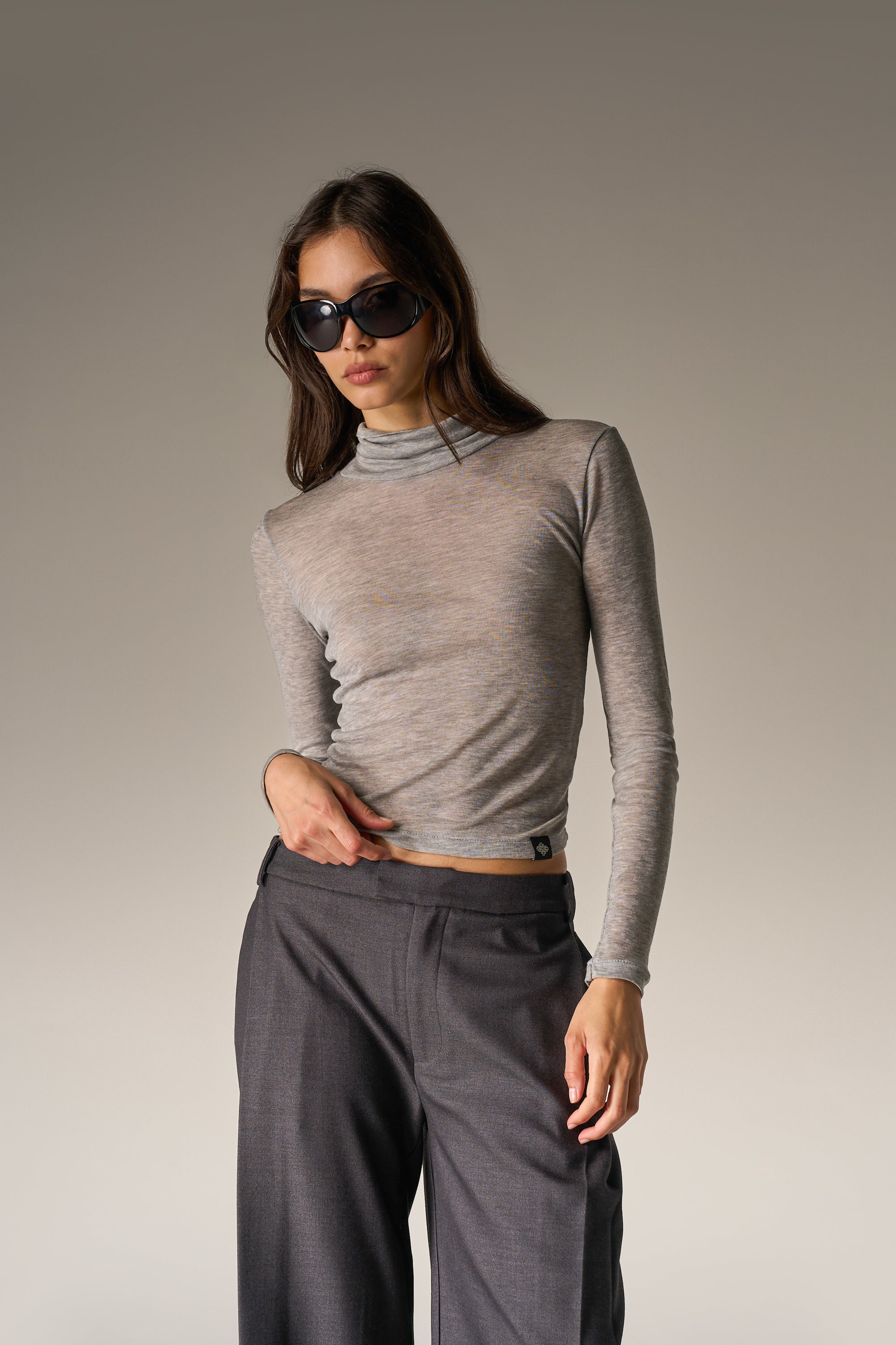 LIGHTWEIGHT ROLL NECK TOP - GREY
