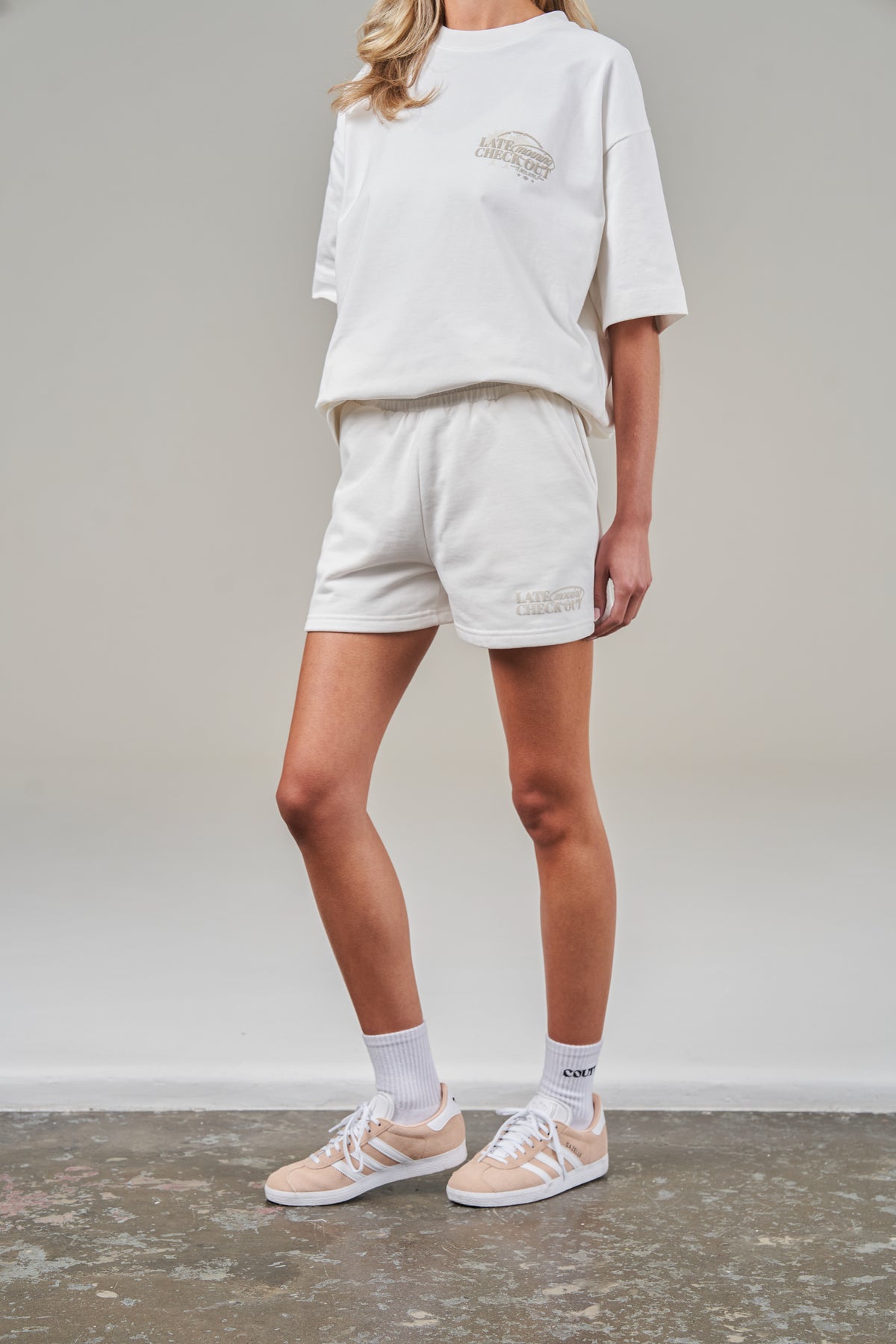 LATE CHECKOUT SHORTS - OFF WHITE