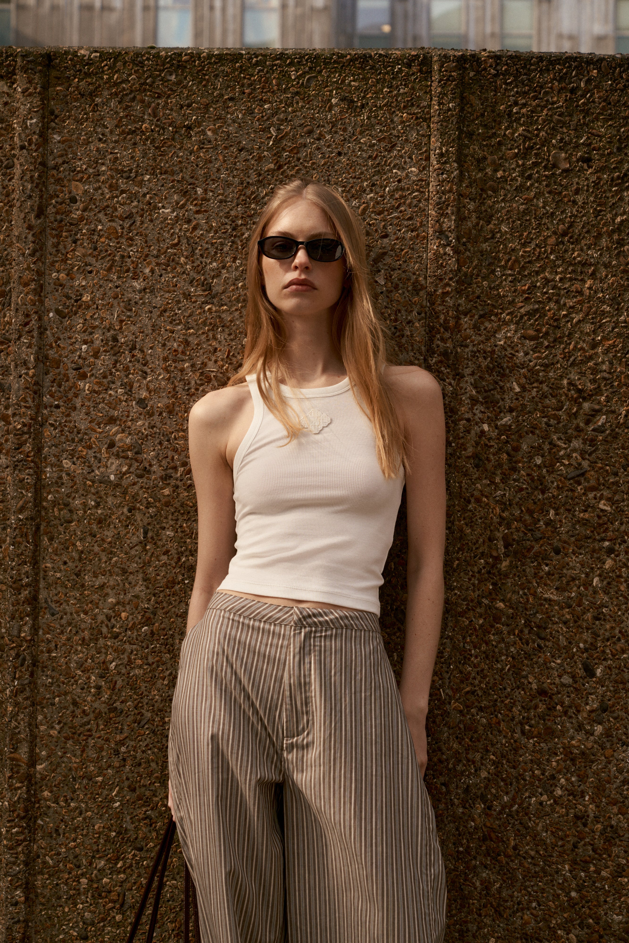EMBLEM RIB VEST TOP - OFF WHITE