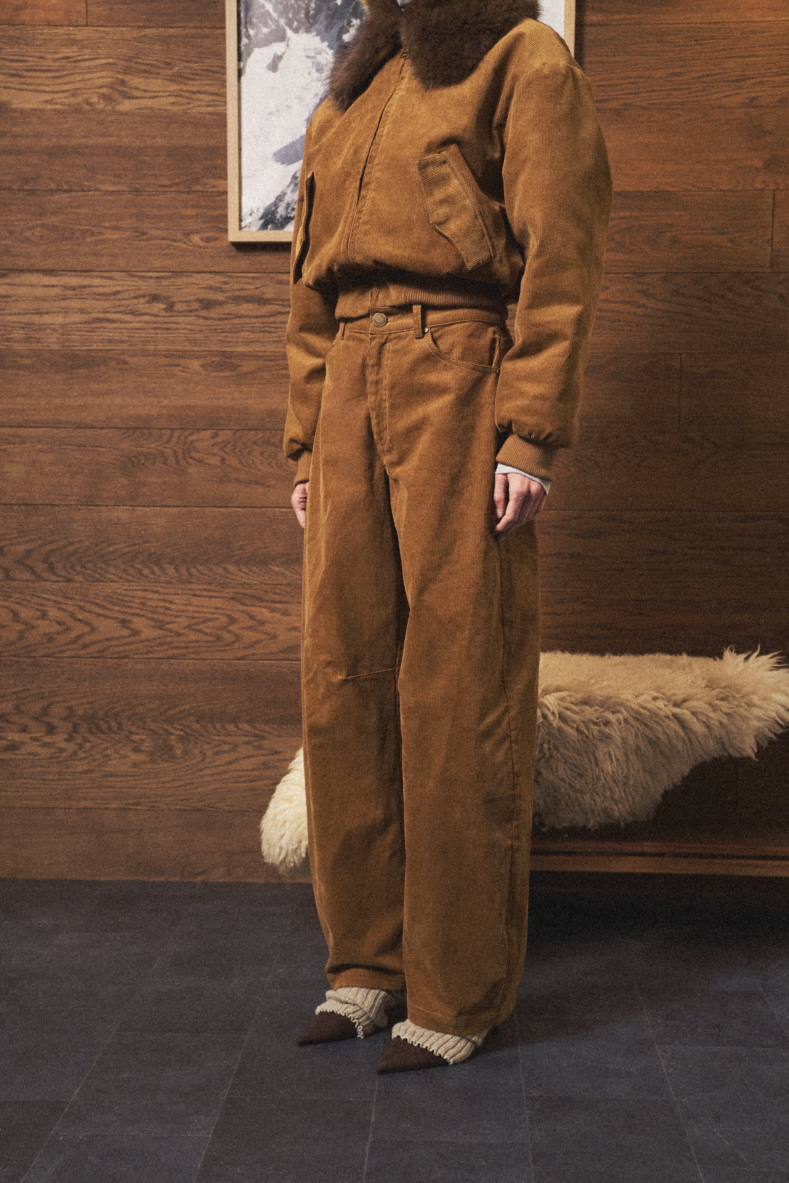 CORD BARREL LEG TROUSERS - TAN
