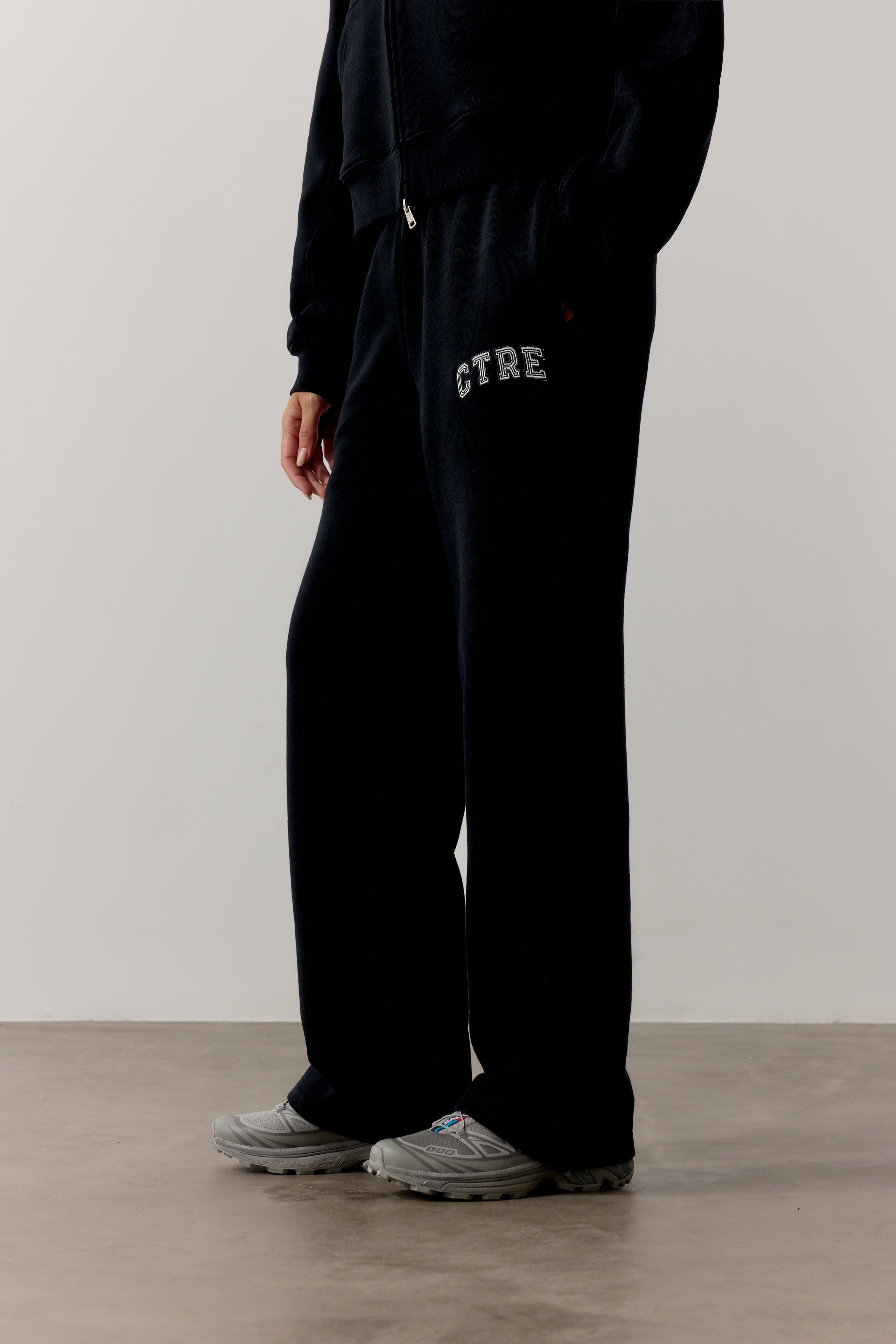 CTRE STRAIGHT LEG JOGGERS - BLACK
