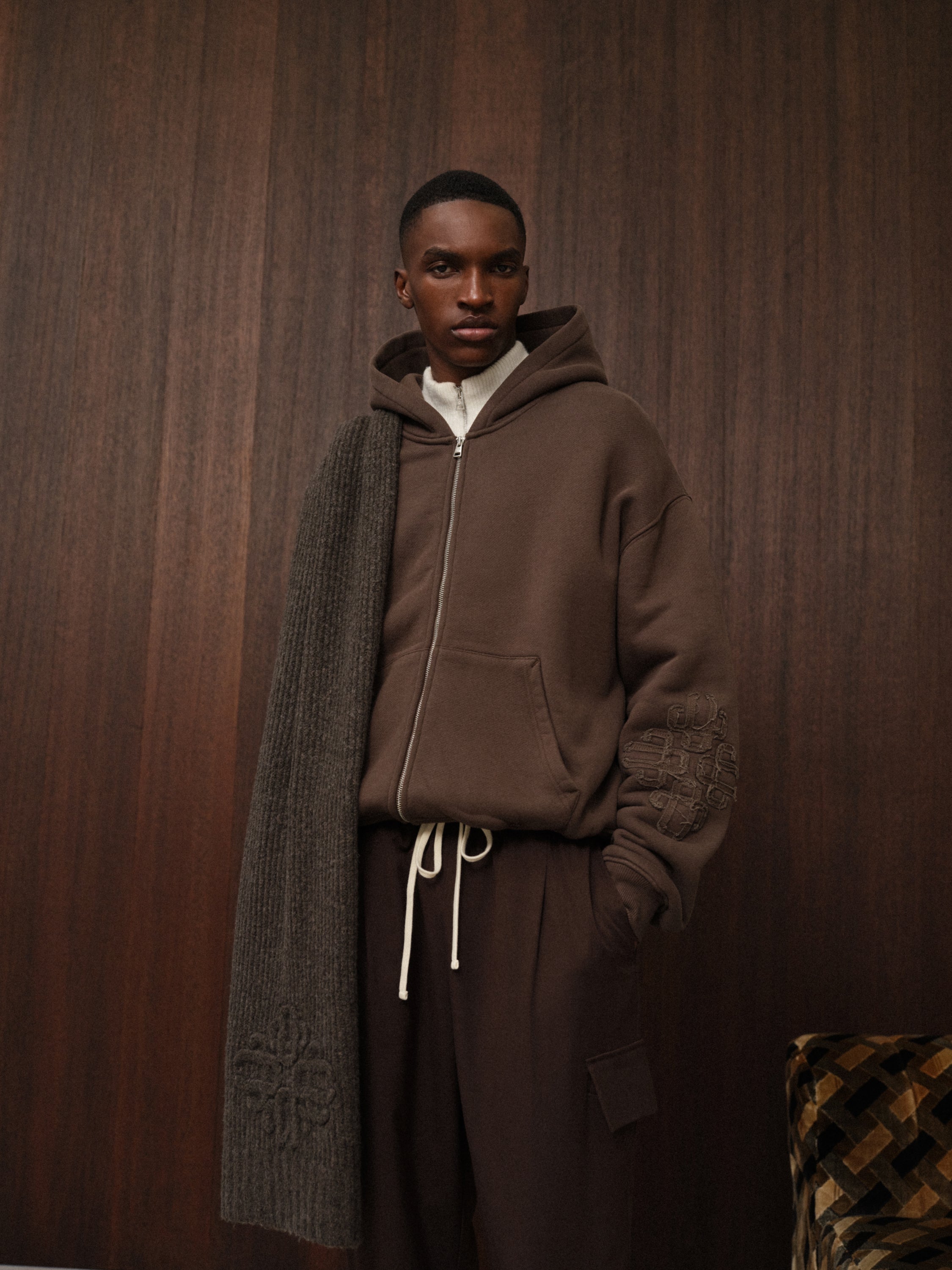 EMBLEM APPLIQUE ZIP THROUGH HOODIE - BROWN