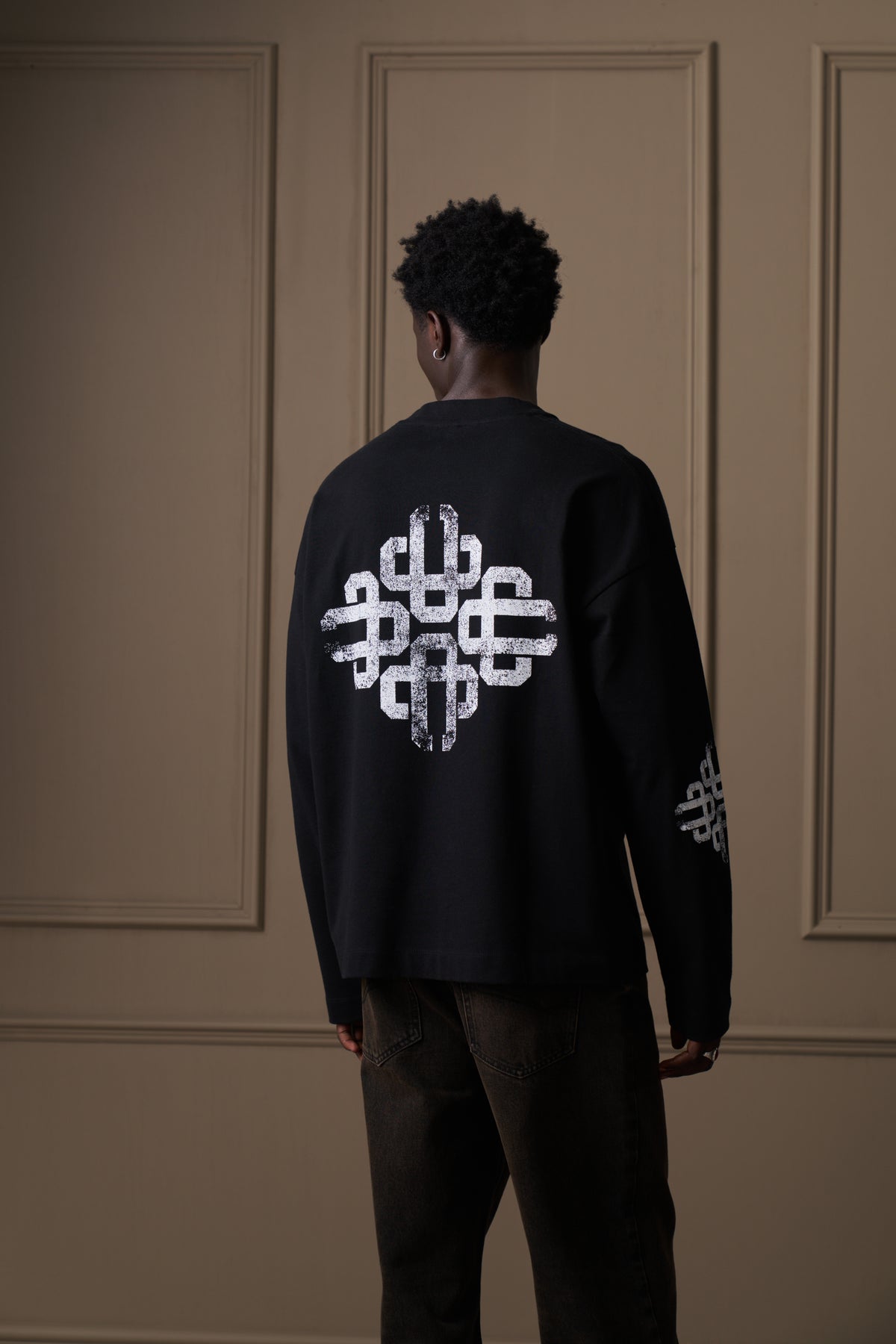 VINTAGE COPYRIGHT PRINT LONG SLEEVE T-SHIRT - BLACK WHITE