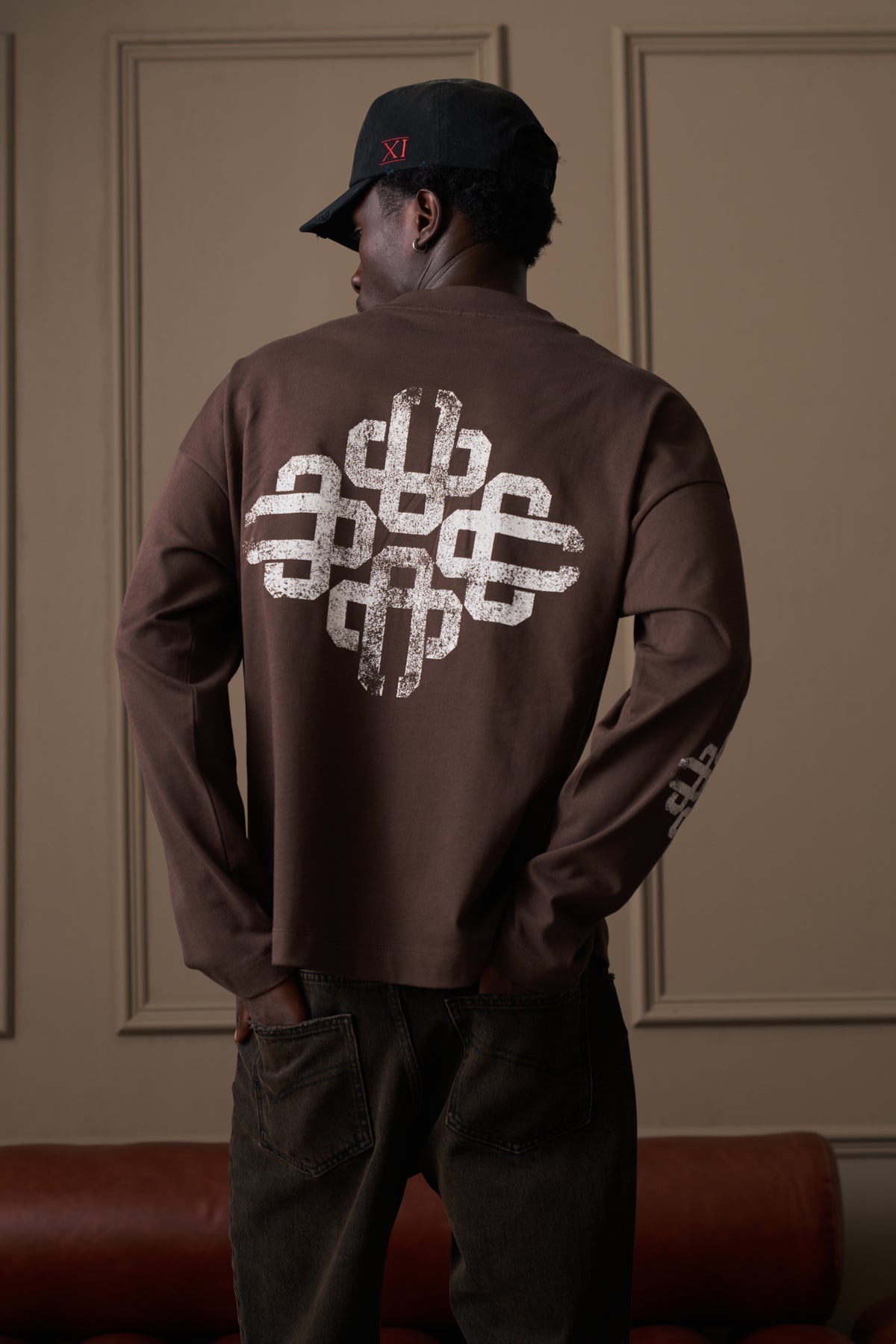 VINTAGE COPYRIGHT PRINT LONG SLEEVE T-SHIRT - BROWN OFF WHITE