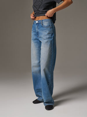 VINTAGE WASH MID RISE EMBLEM STRAIGHT LEG JEANS - BLUE WASH
