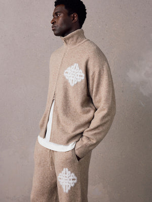 EMBLEM FLUFFY KNIT FUNNEL NECK - BEIGE
