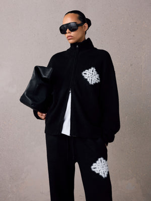 EMBLEM FLUFFY KNIT FUNNEL NECK - BLACK
