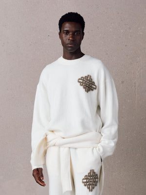 EMBLEM FLUFFY KNIT CREW - OFF WHITE