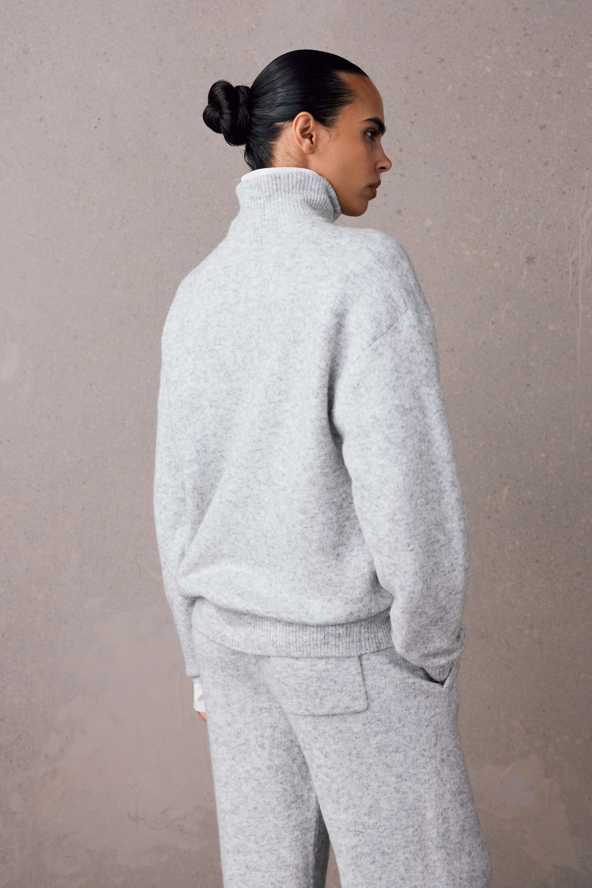 EMBLEM FLUFFY KNIT FUNNEL NECK - GREY MARL