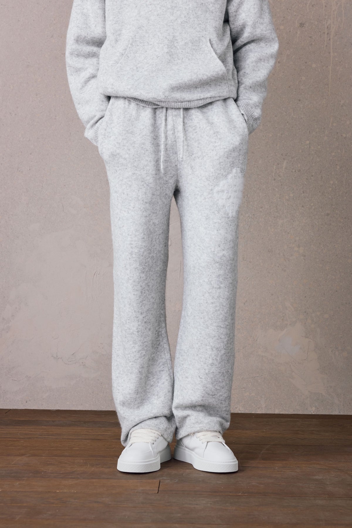 EMBLEM FLUFFY KNIT JOGGERS - GREY MARL