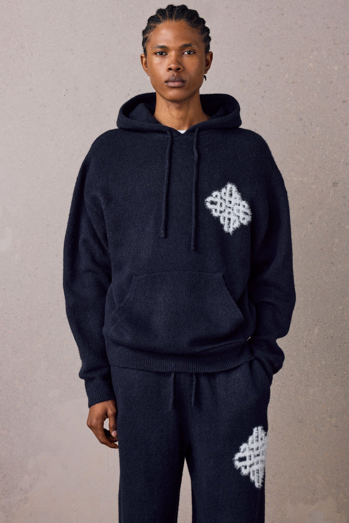 EMBLEM FLUFFY KNIT HOODIE - NAVY