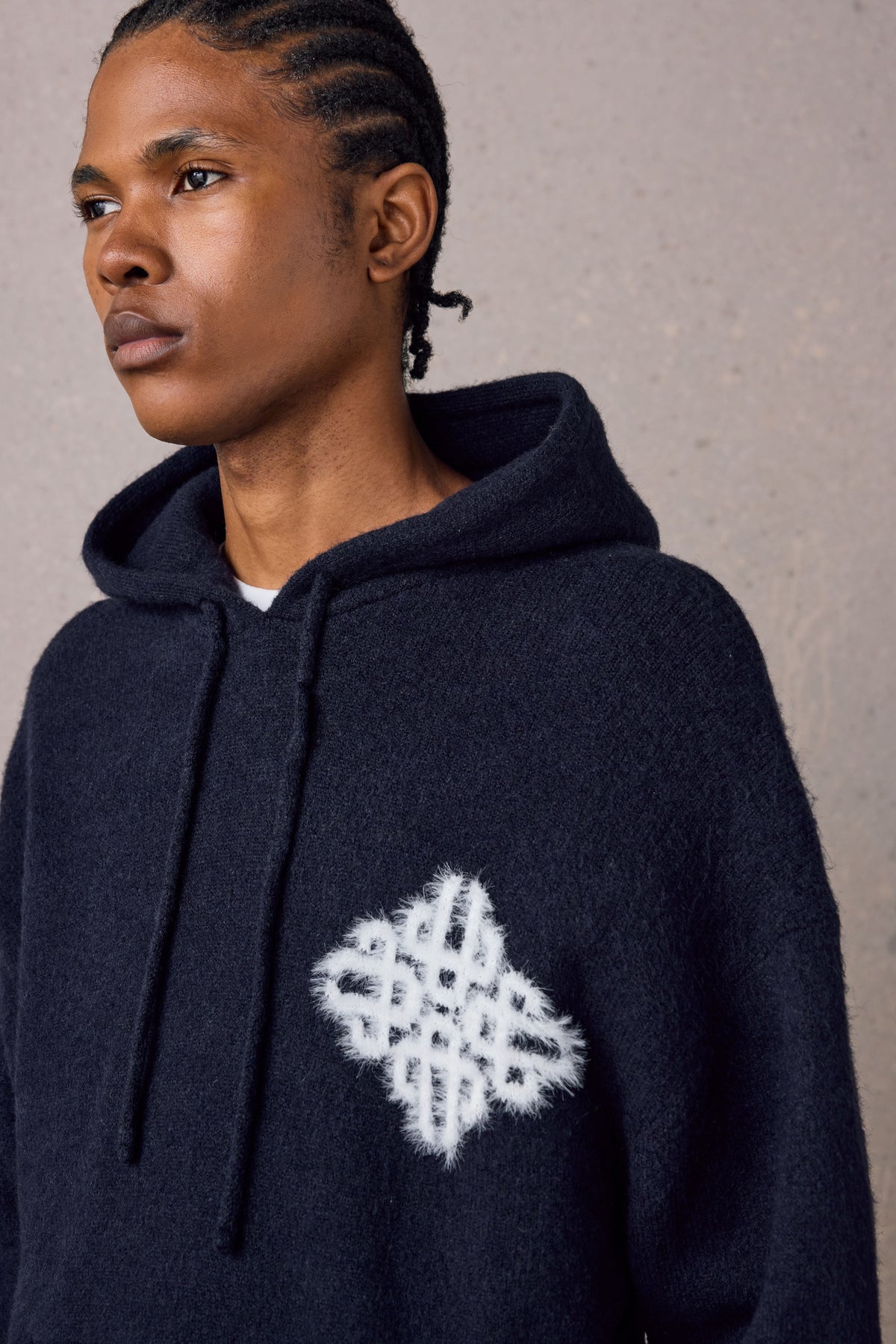 EMBLEM FLUFFY KNIT HOODIE - NAVY