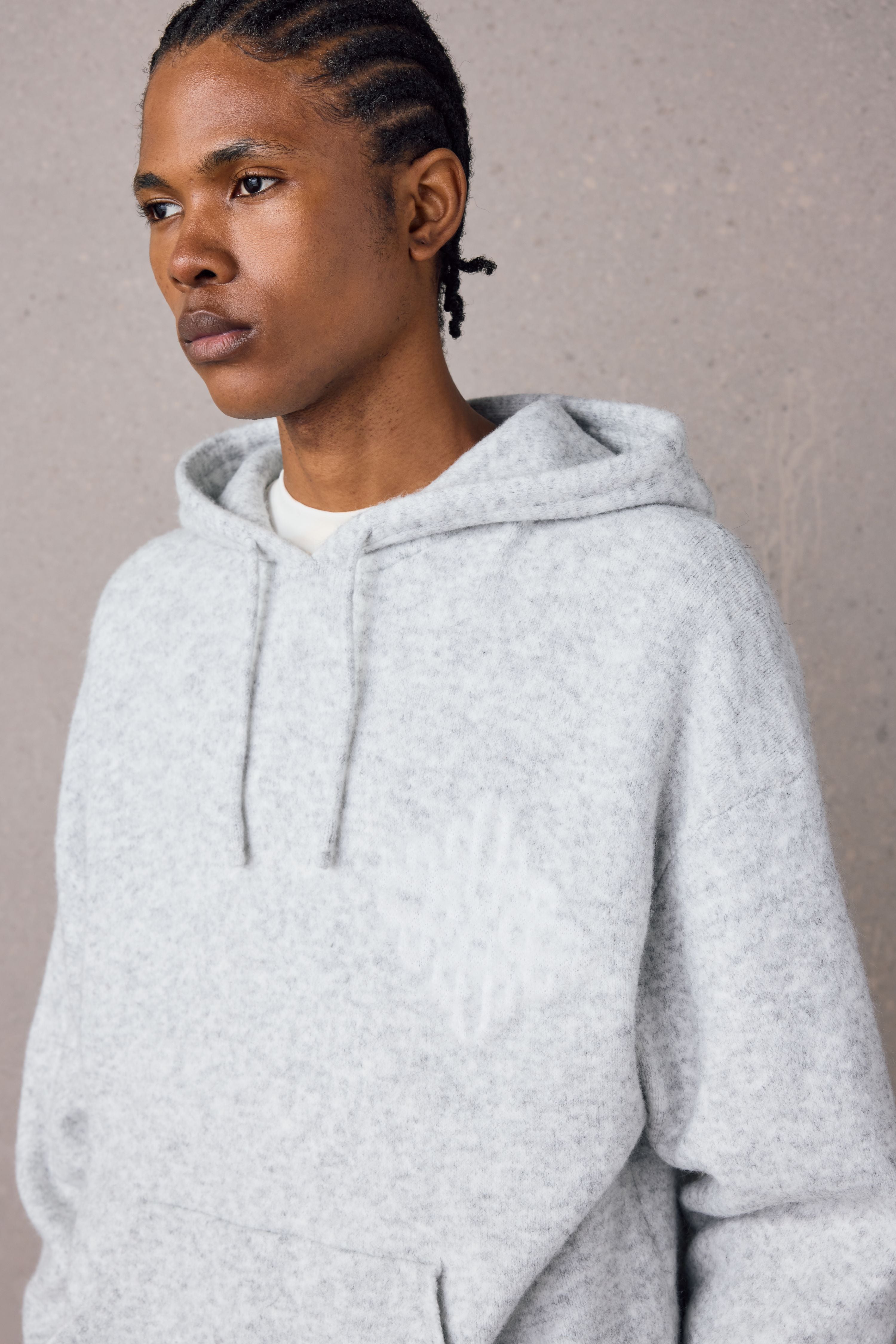 EMBLEM FLUFFY KNIT HOODIE - GREY MARL
