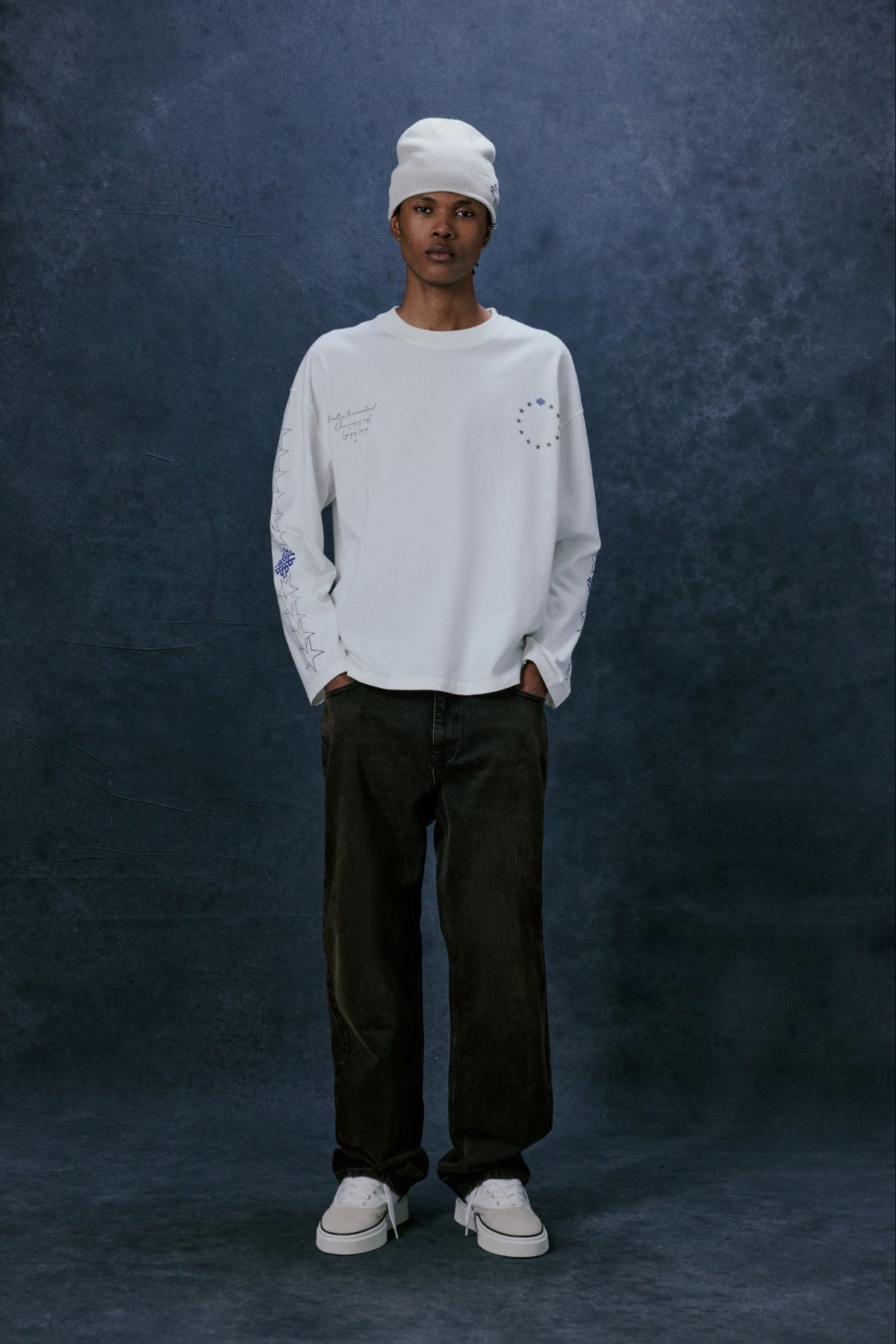 LEGACY GRAPHIC LONG SLEEVE T-SHIRT - WHITE