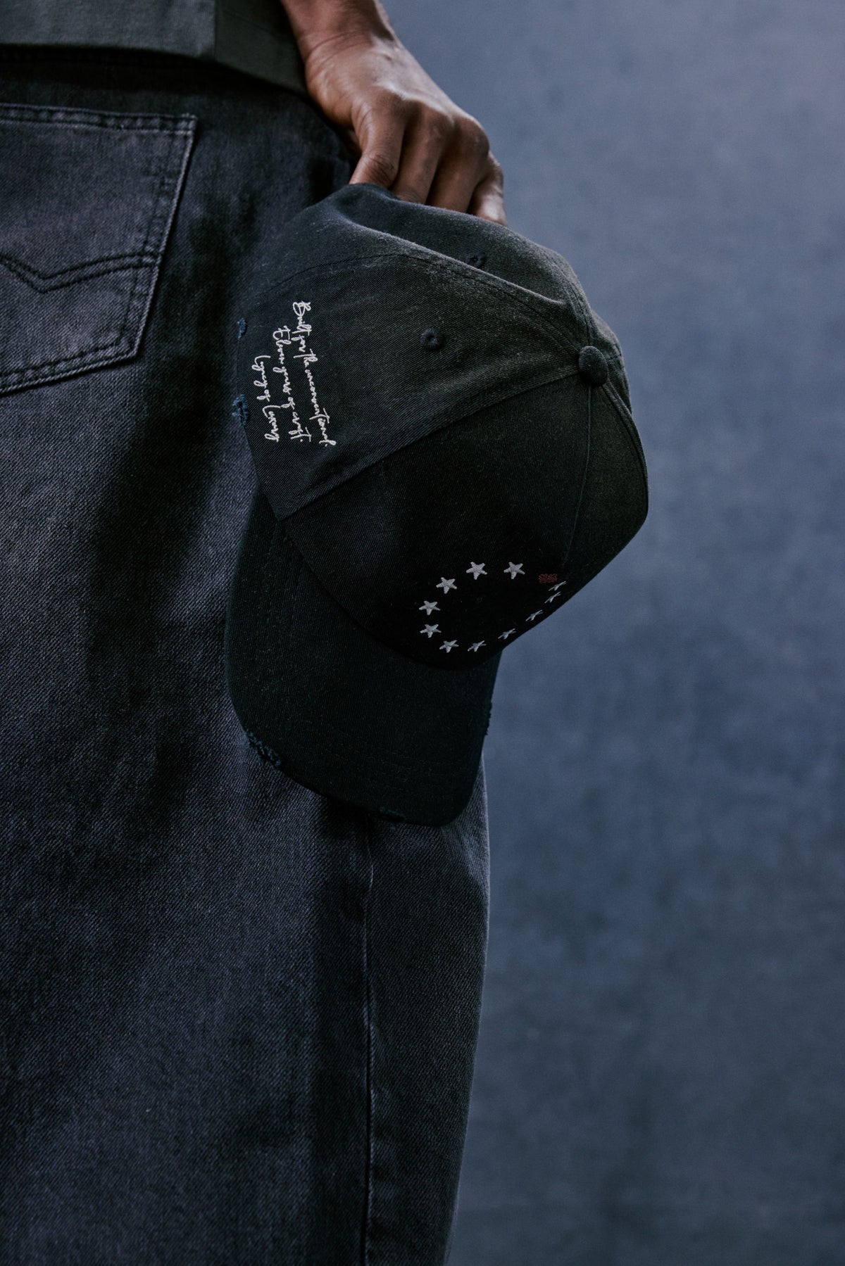 LEGACY GRAPHIC CAP - BLACK