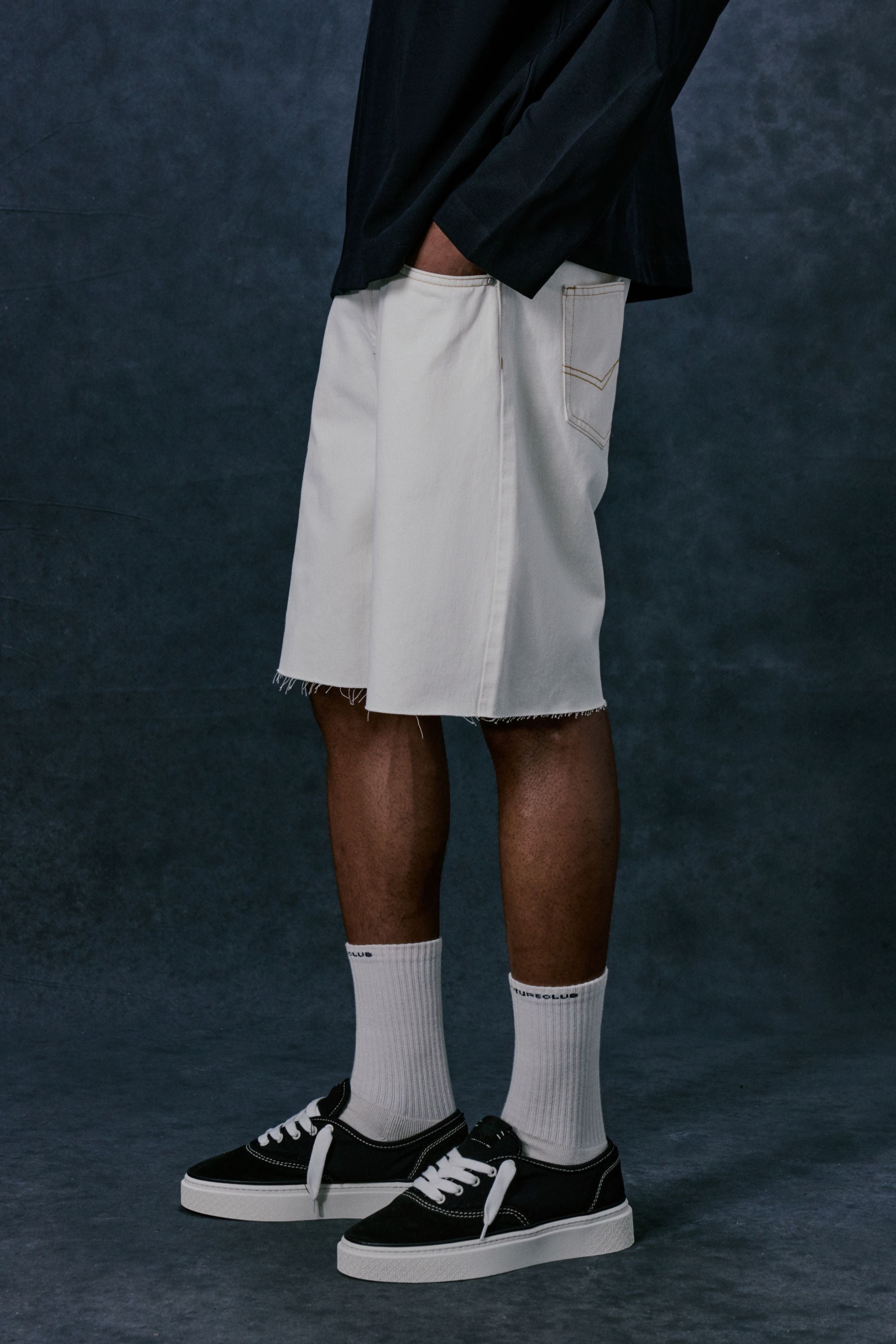 DENIM RAW EDGE SHORTS - ECRU