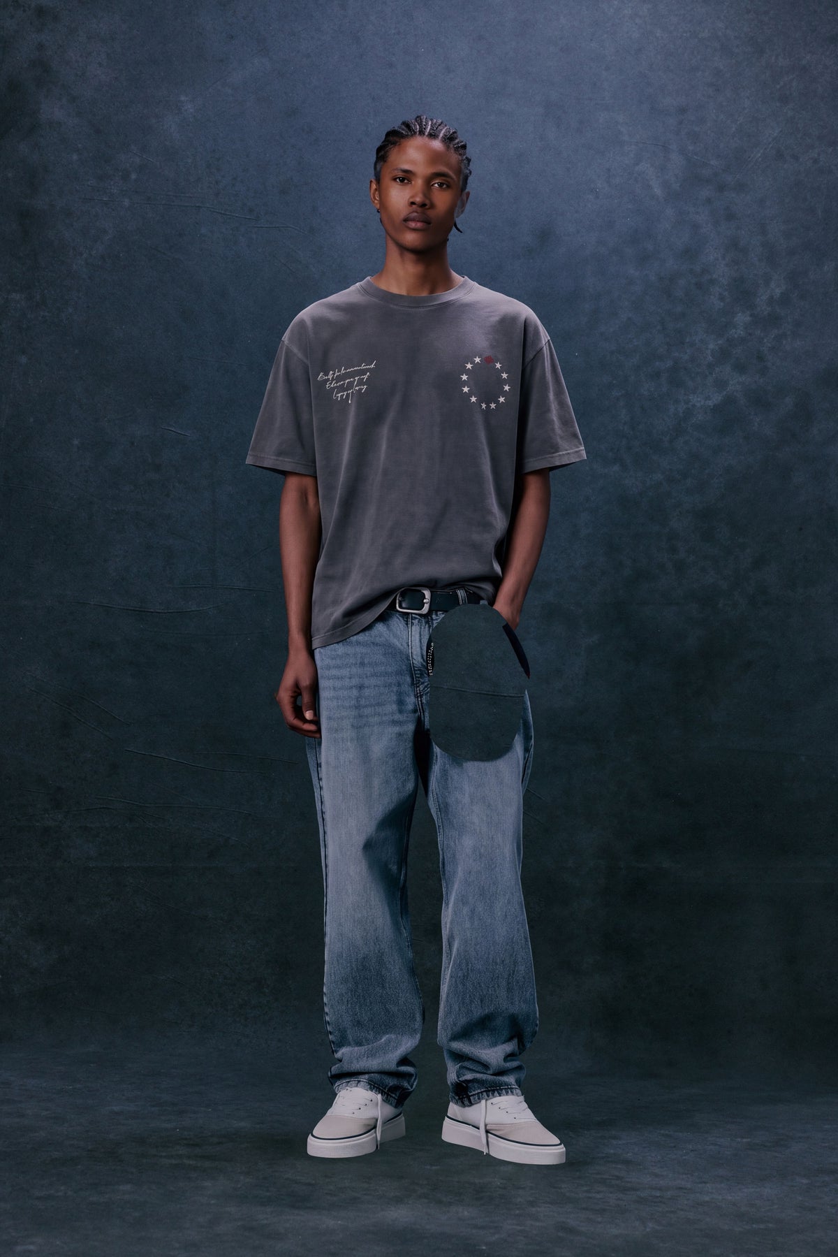 LEGACY GRAPHIC T-SHIRT - WASHED BLACK