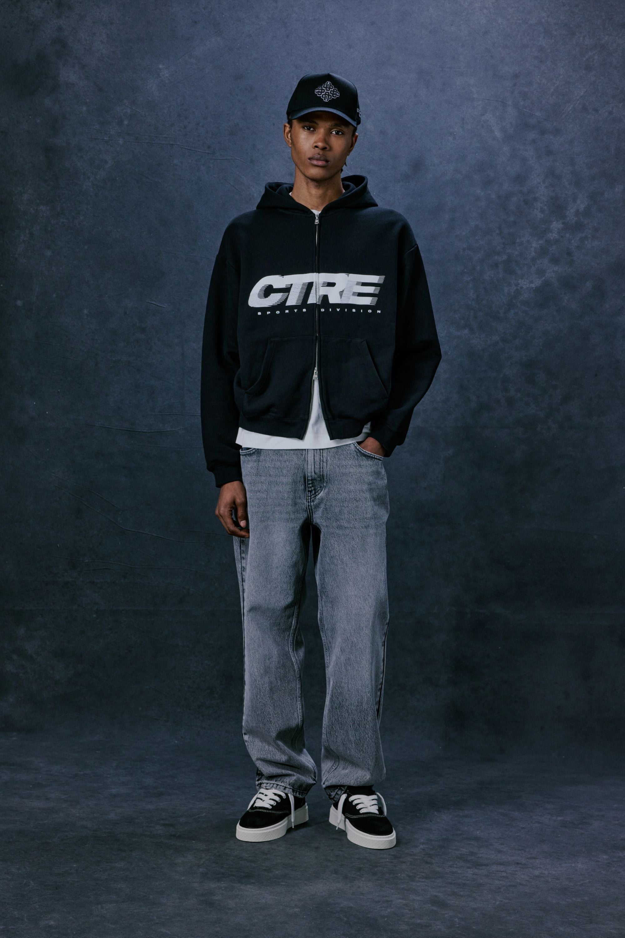 RETRO SPORT CTRE GRAPHIC ZIP THROUGH HOODIE - BLACK